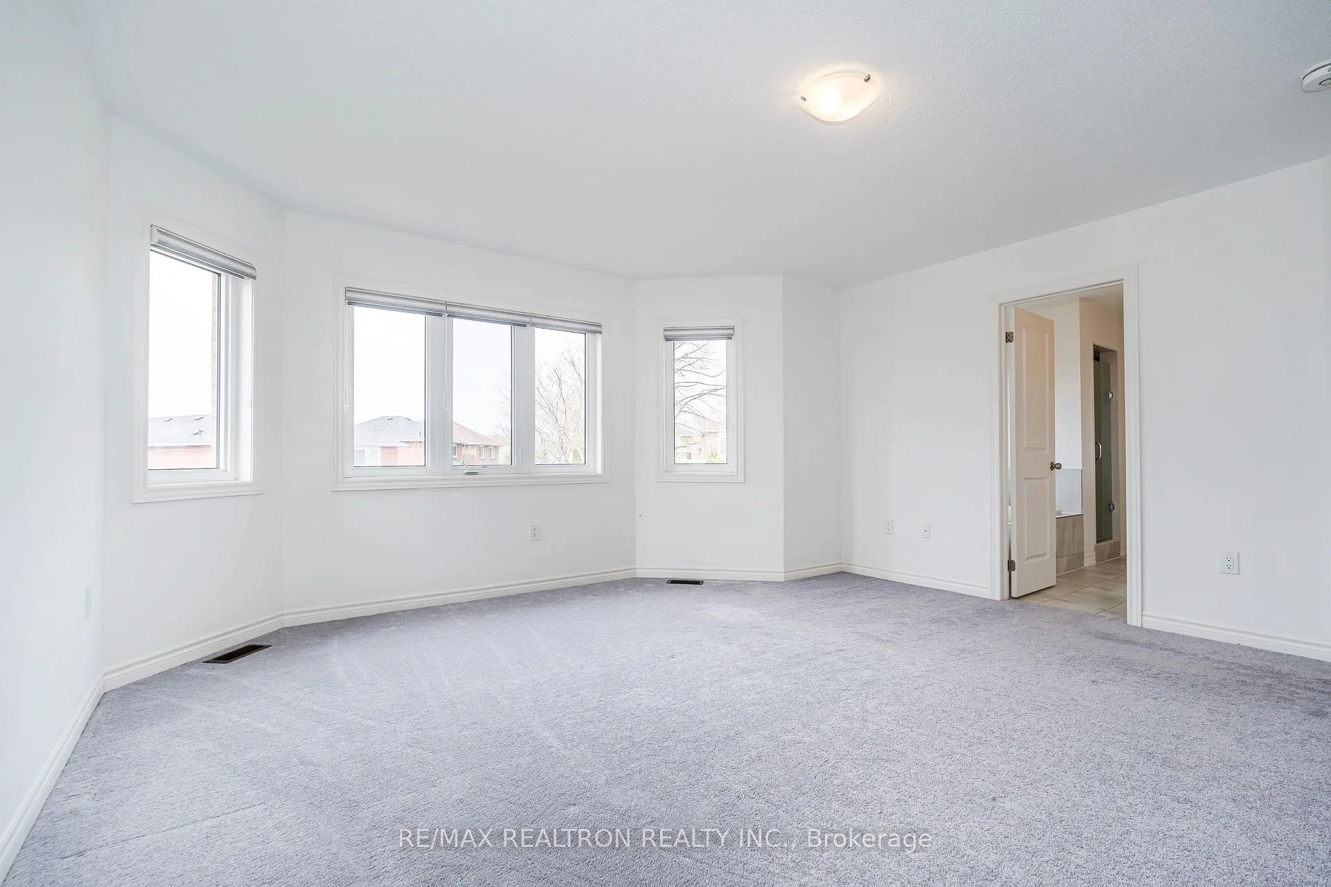 Photo 29 of 182 Lyle Drive, Clarington, Bowmanville — HOMEH
