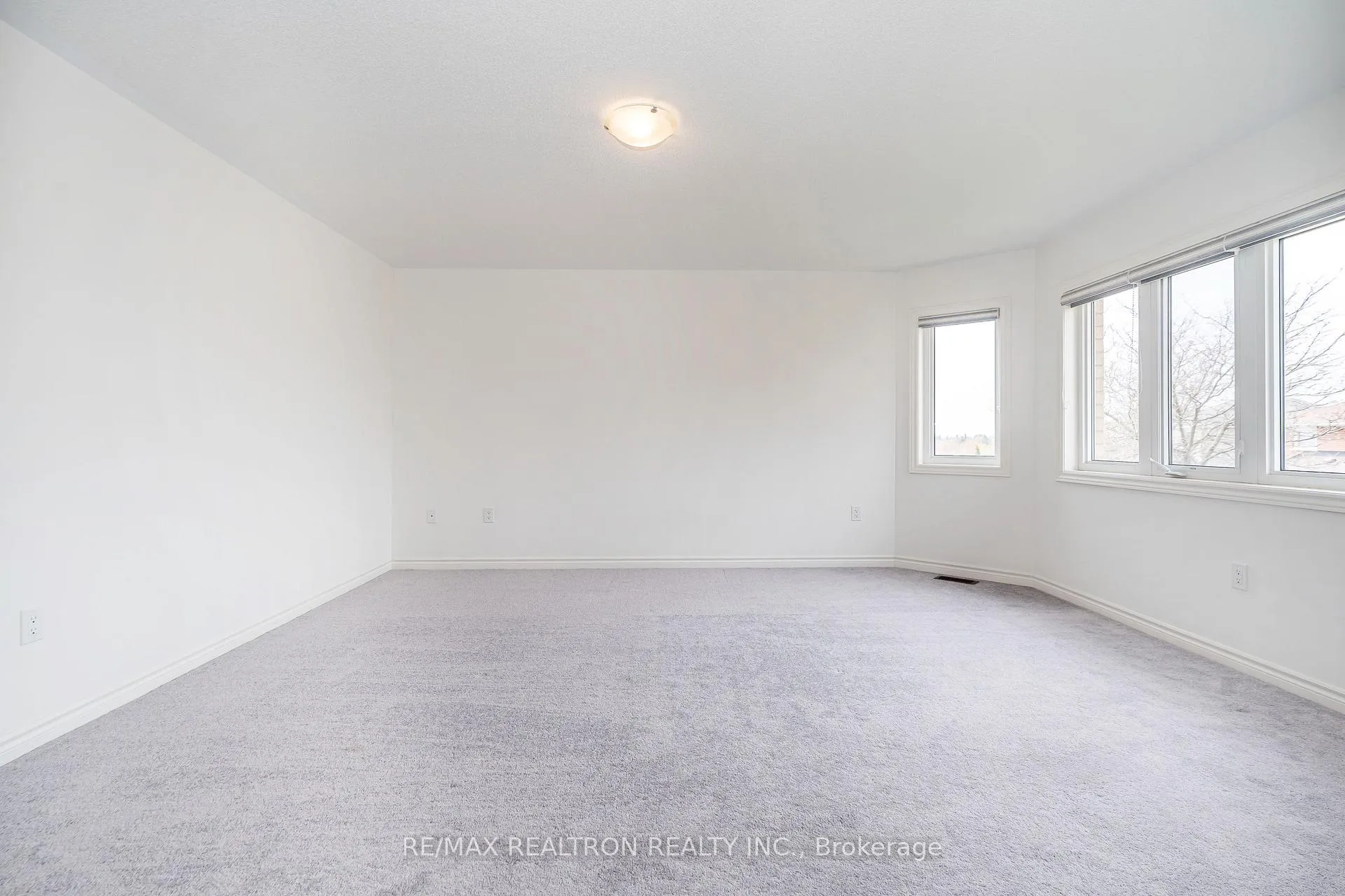 Photo 35 of 182 Lyle Drive, Clarington, Bowmanville — HOMEH