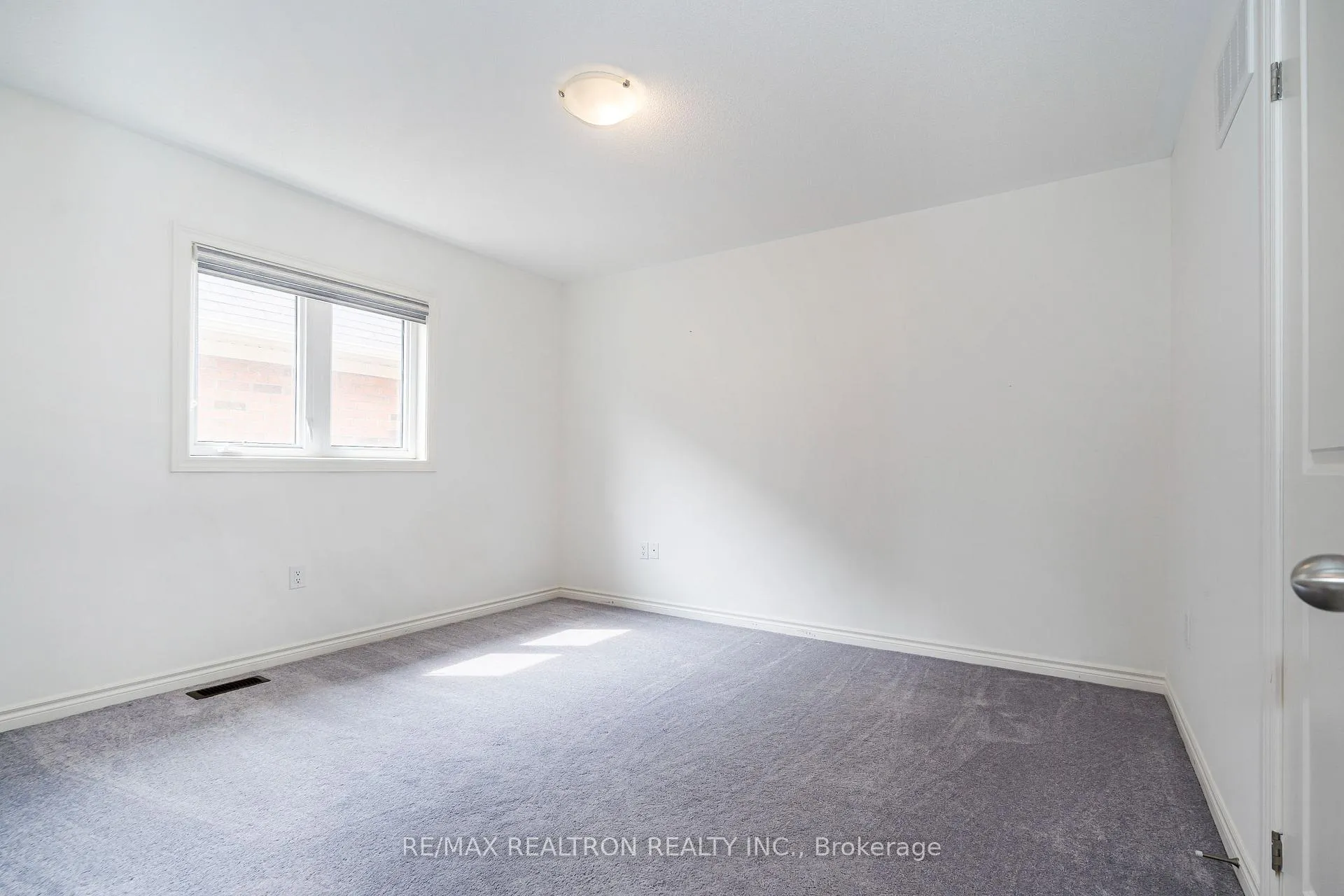 Photo 40 of 182 Lyle Drive, Clarington, Bowmanville — HOMEH