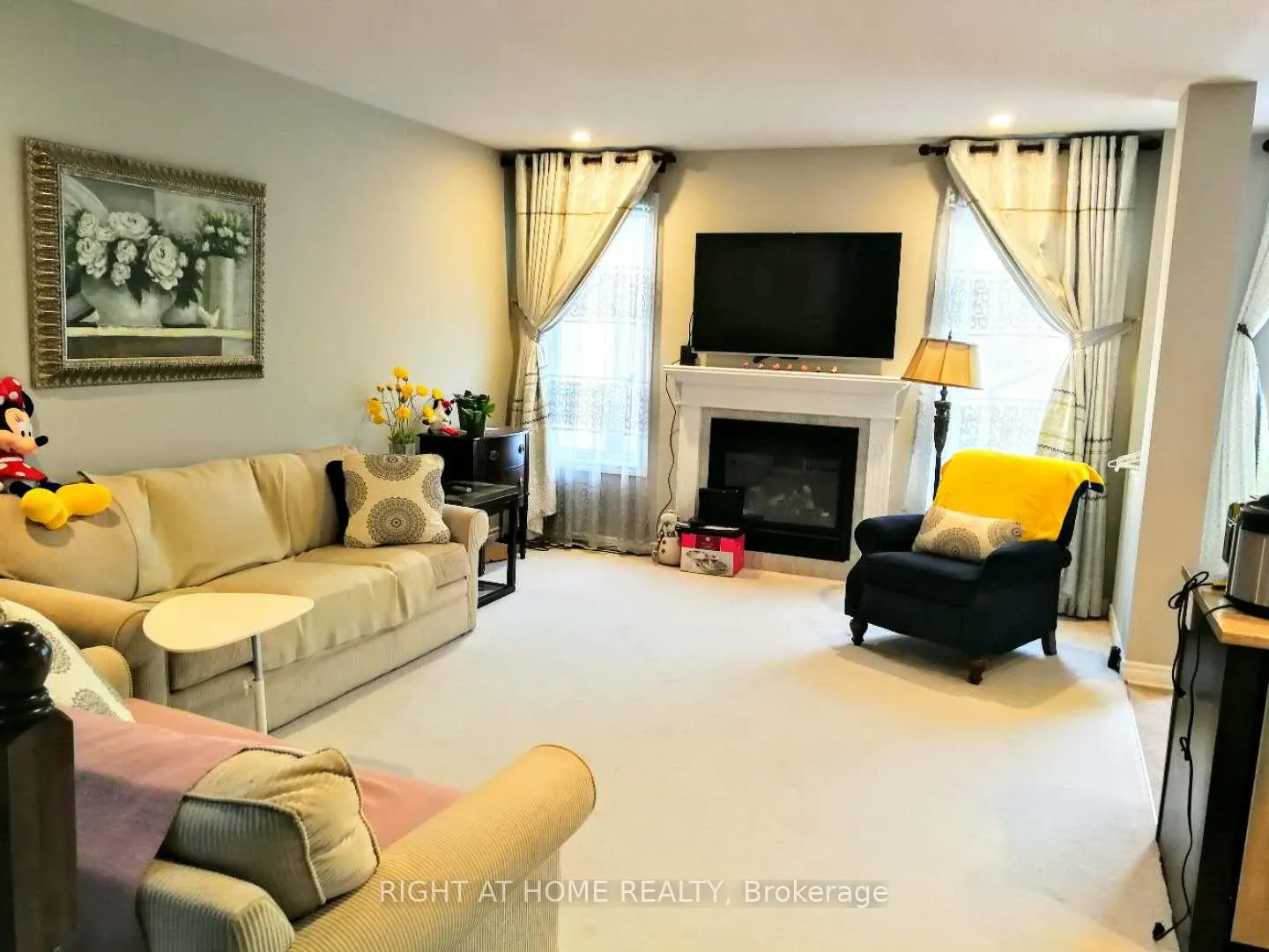 Photo 5 of 610 Clearbrook Drive, Ottawa, Barrhaven - Strandherd — HOMEH
