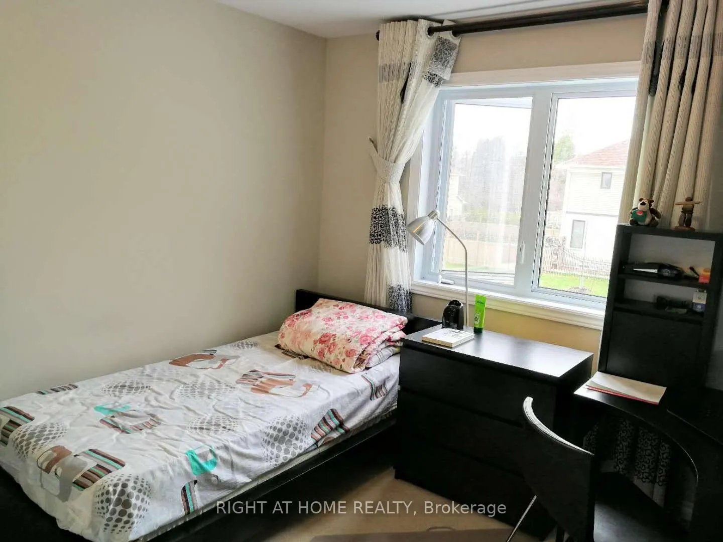 Photo 12 of 610 Clearbrook Drive, Ottawa, Barrhaven - Strandherd — HOMEH