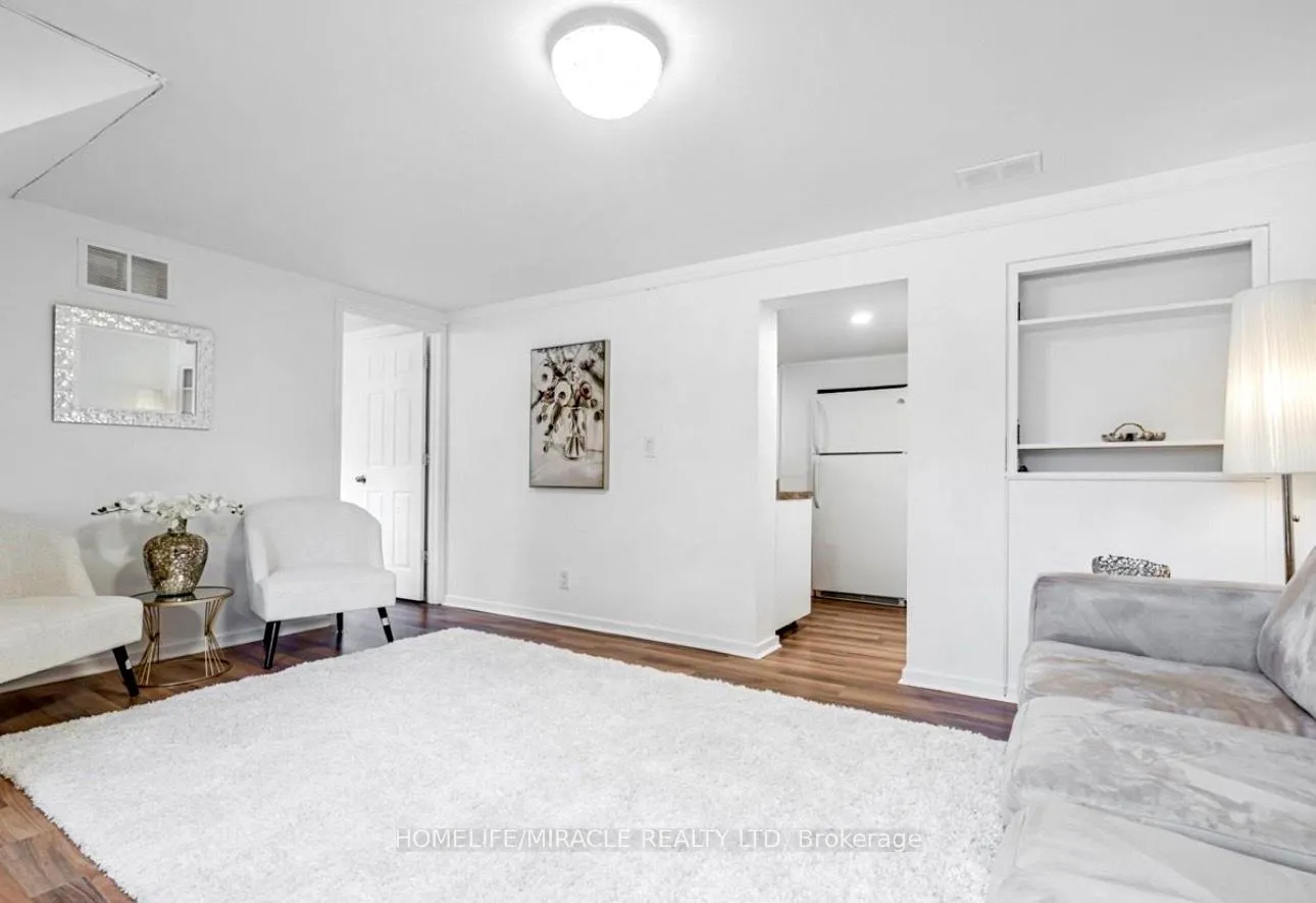 Photo 4 of Unit Bsmt, 88 Levendale Road, Richmond Hill, Mill Pond — HOMEH