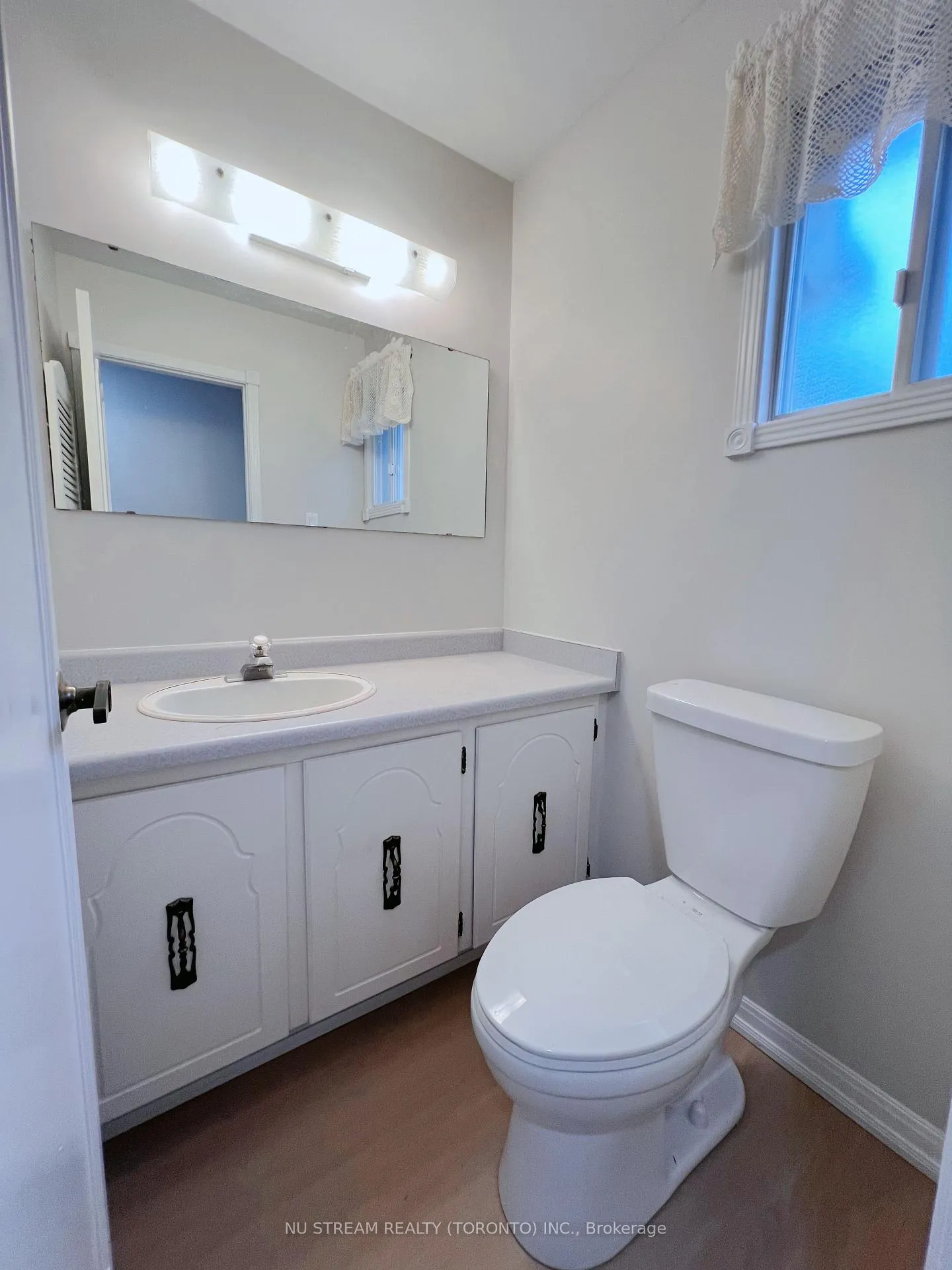 Photo 14 of 11 Newton Gate, Markham, Markham Village — HOMEH