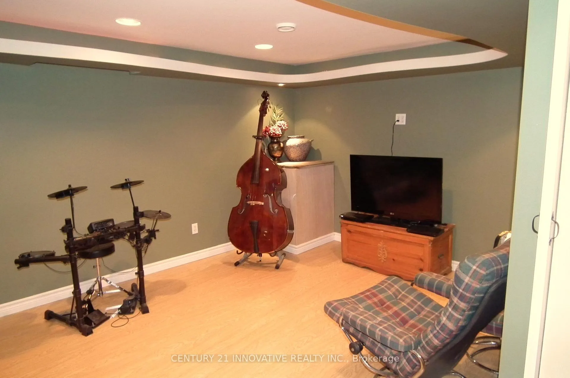Photo 5 of 181 Ormond Drive S, Oshawa, Samac — HOMEH