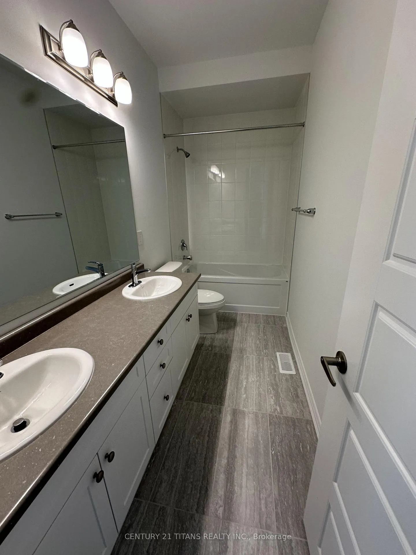 Photo 10 of 1324 Garthdale Street, Pickering, Rural Pickering — HOMEH