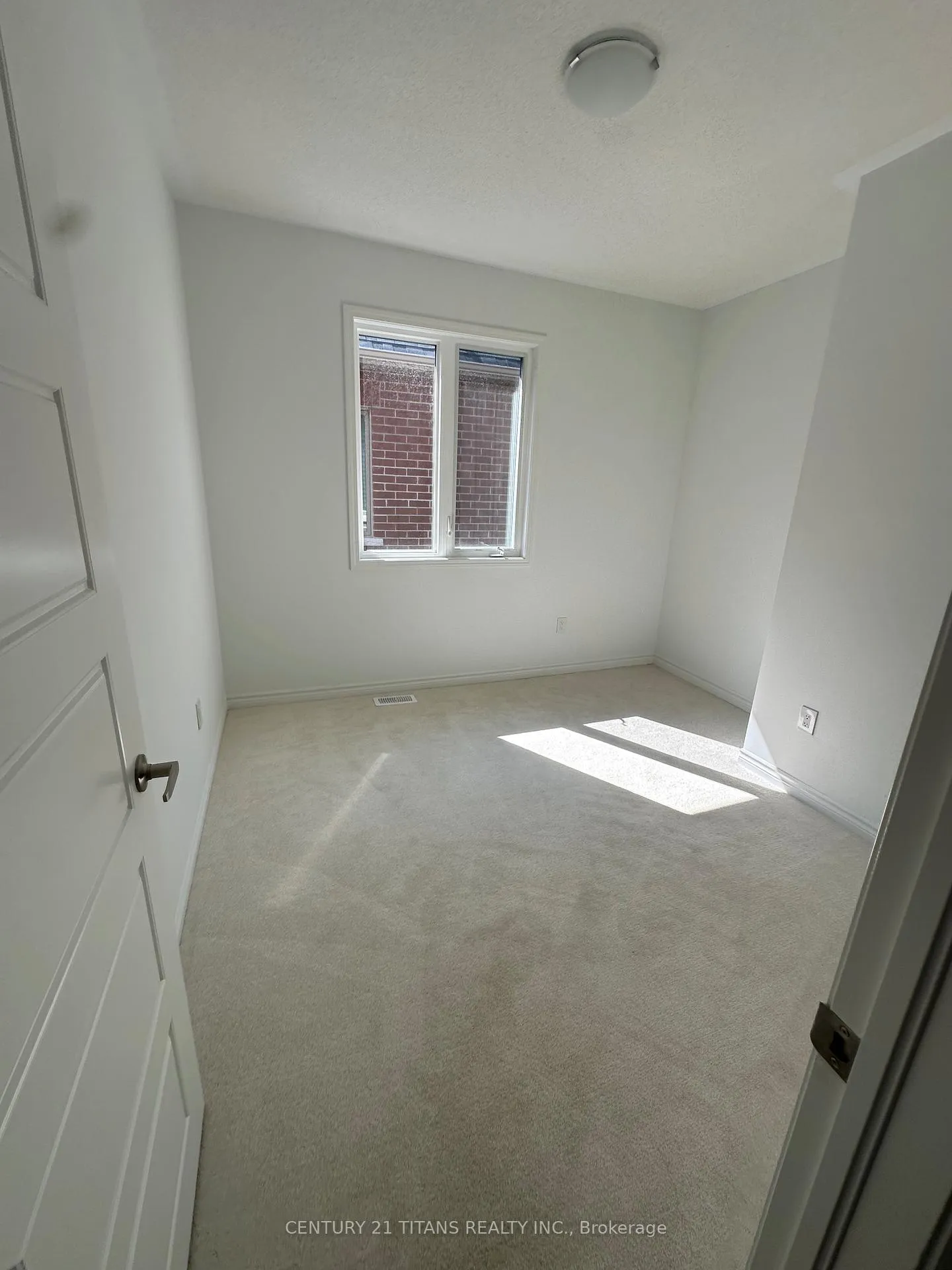Photo 12 of 1324 Garthdale Street, Pickering, Rural Pickering — HOMEH