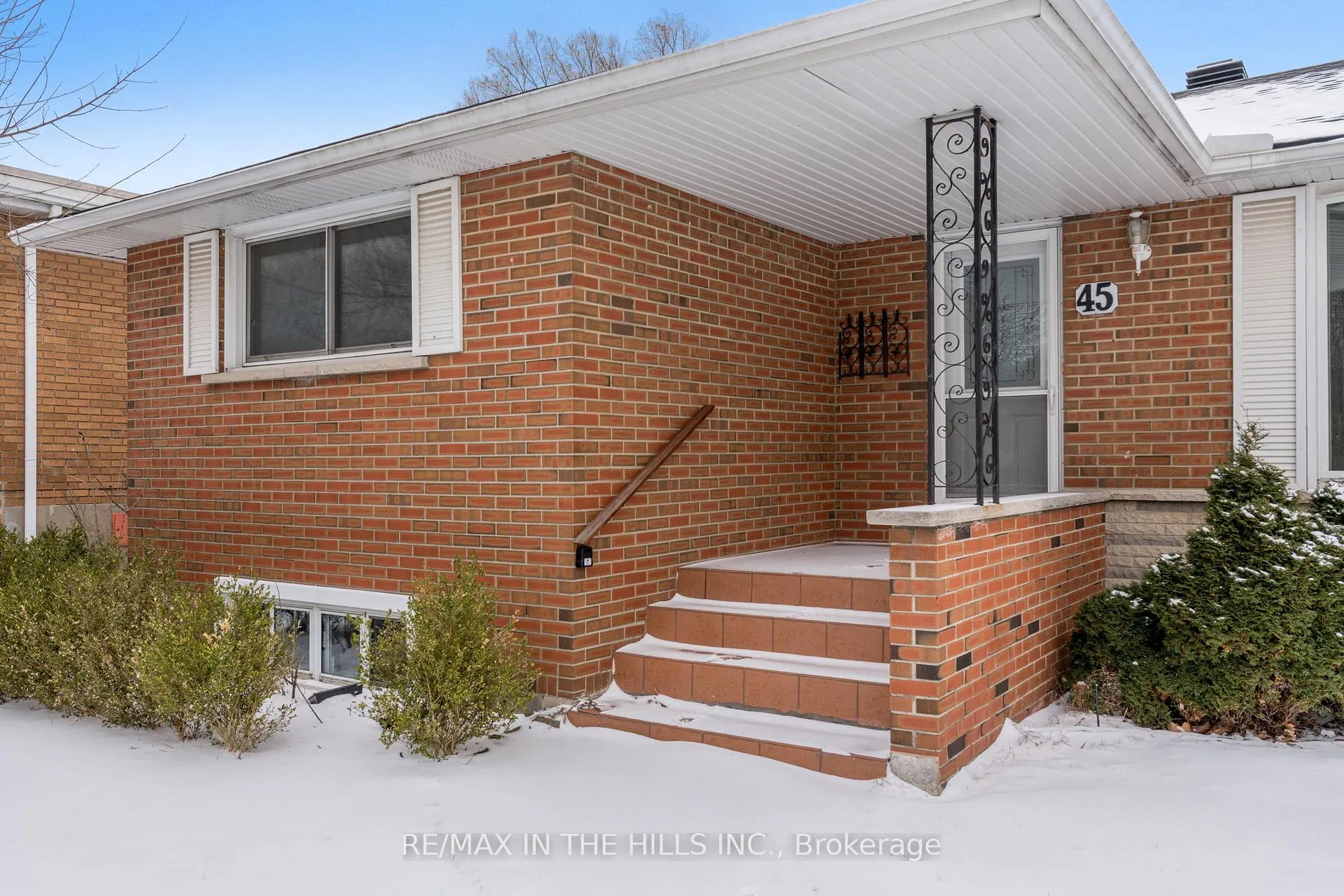 Photo 2 of 45 Algoma Crescent, Hamilton, Buchanan — HOMEH