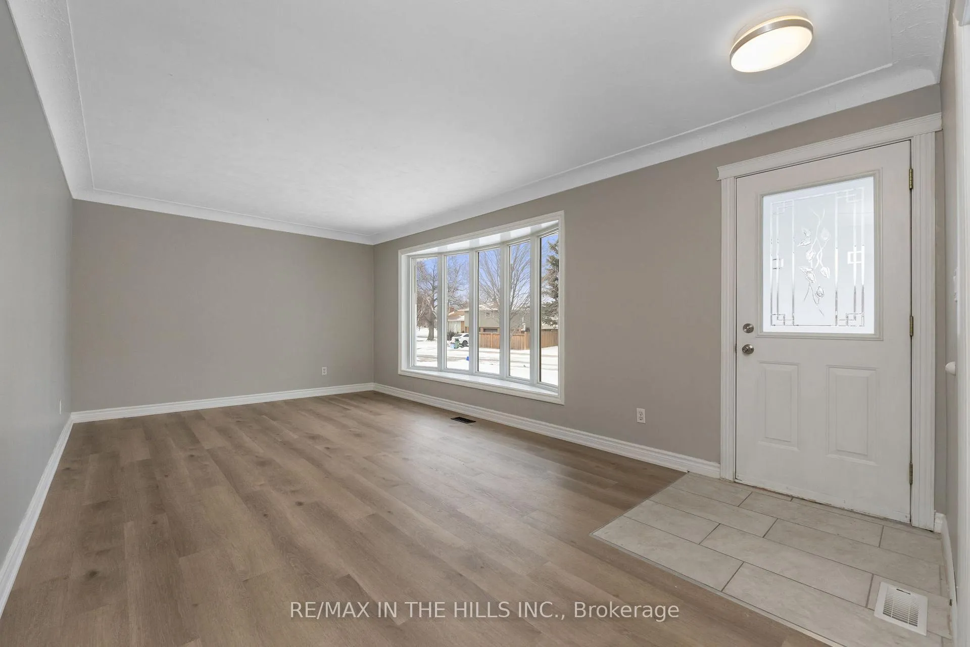 Photo 6 of 45 Algoma Crescent, Hamilton, Buchanan — HOMEH