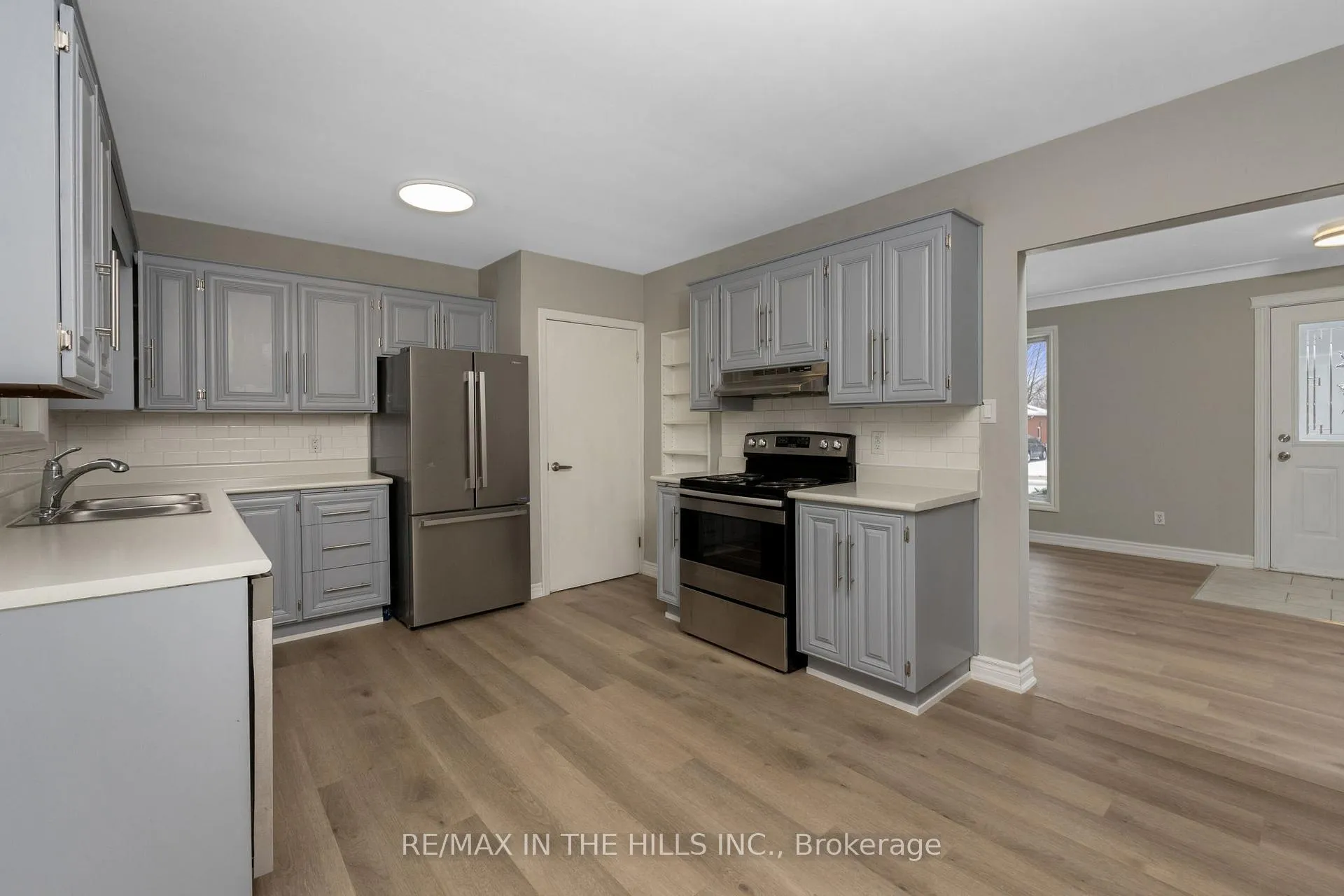 Photo 11 of 45 Algoma Crescent, Hamilton, Buchanan — HOMEH