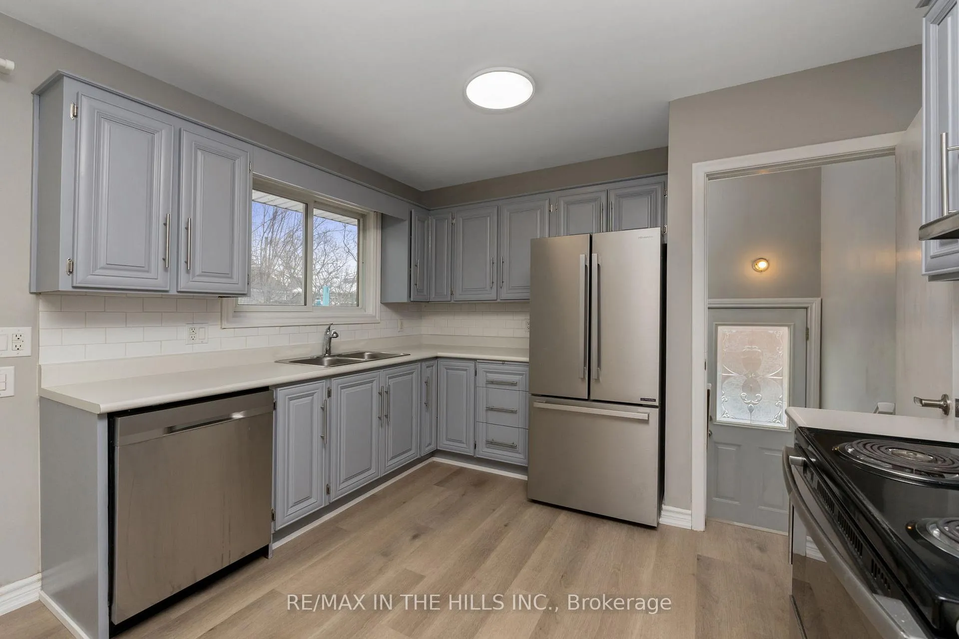 Photo 12 of 45 Algoma Crescent, Hamilton, Buchanan — HOMEH