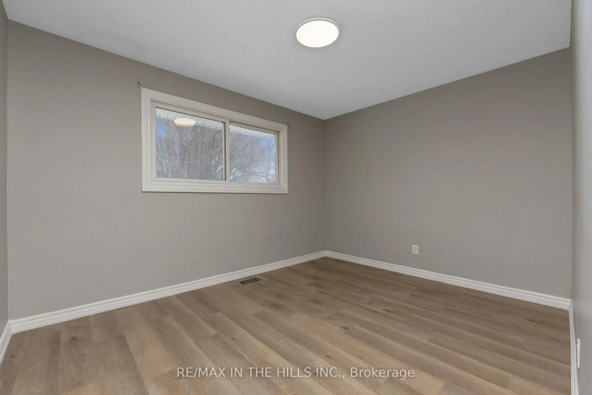 Photo 15 of 45 Algoma Crescent, Hamilton, Buchanan — HOMEH