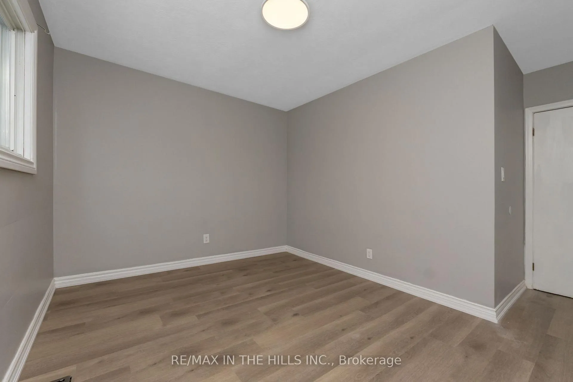 Photo 16 of 45 Algoma Crescent, Hamilton, Buchanan — HOMEH