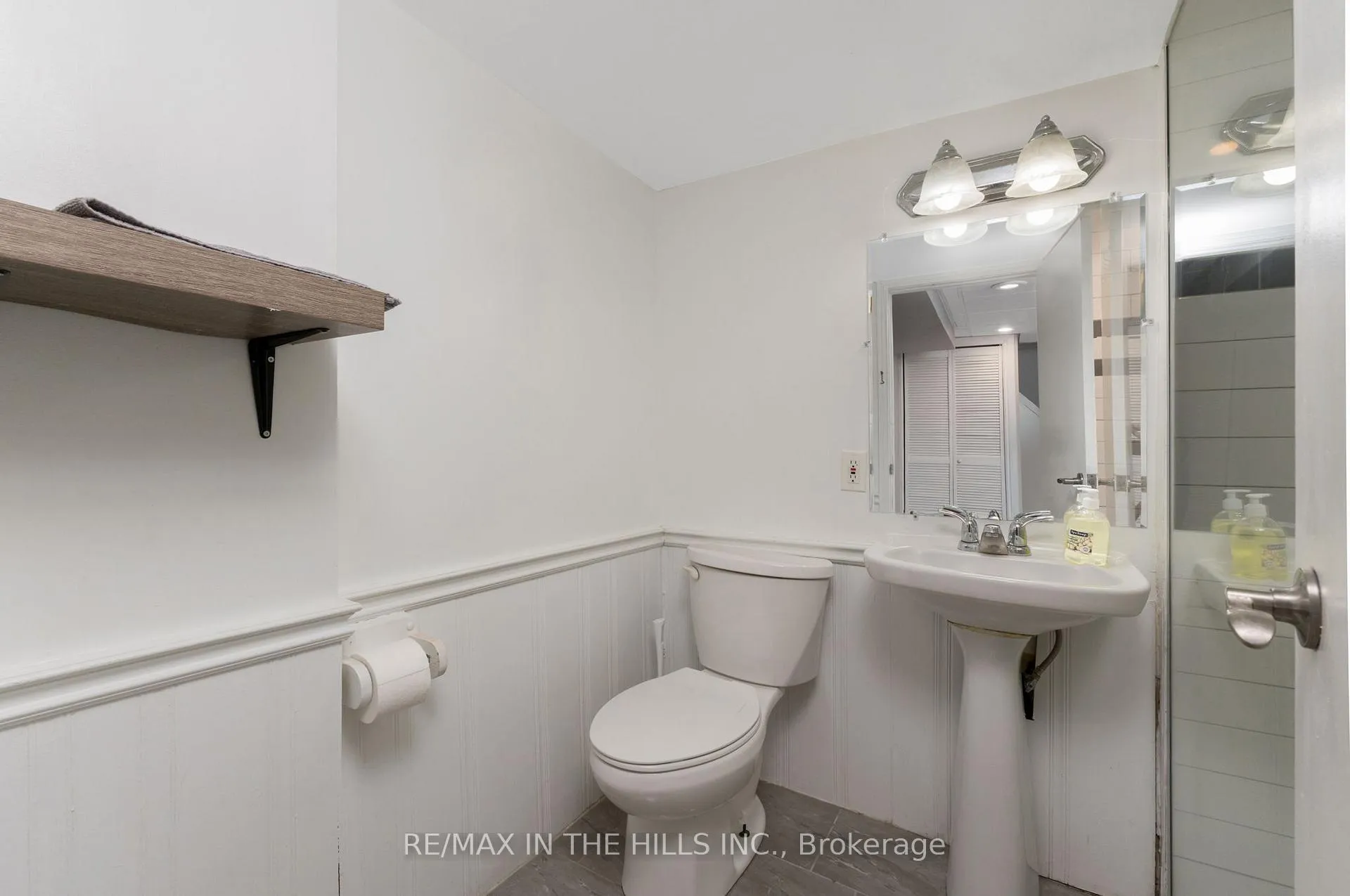 Photo 28 of 45 Algoma Crescent, Hamilton, Buchanan — HOMEH