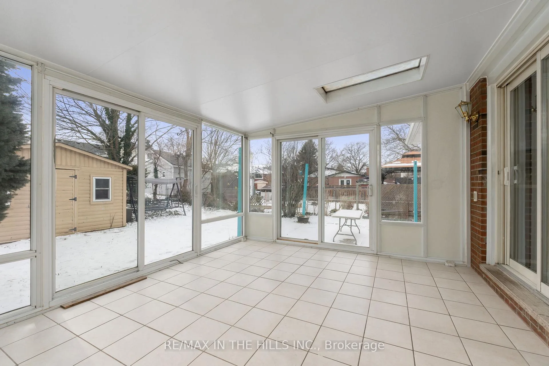 Photo 30 of 45 Algoma Crescent, Hamilton, Buchanan — HOMEH