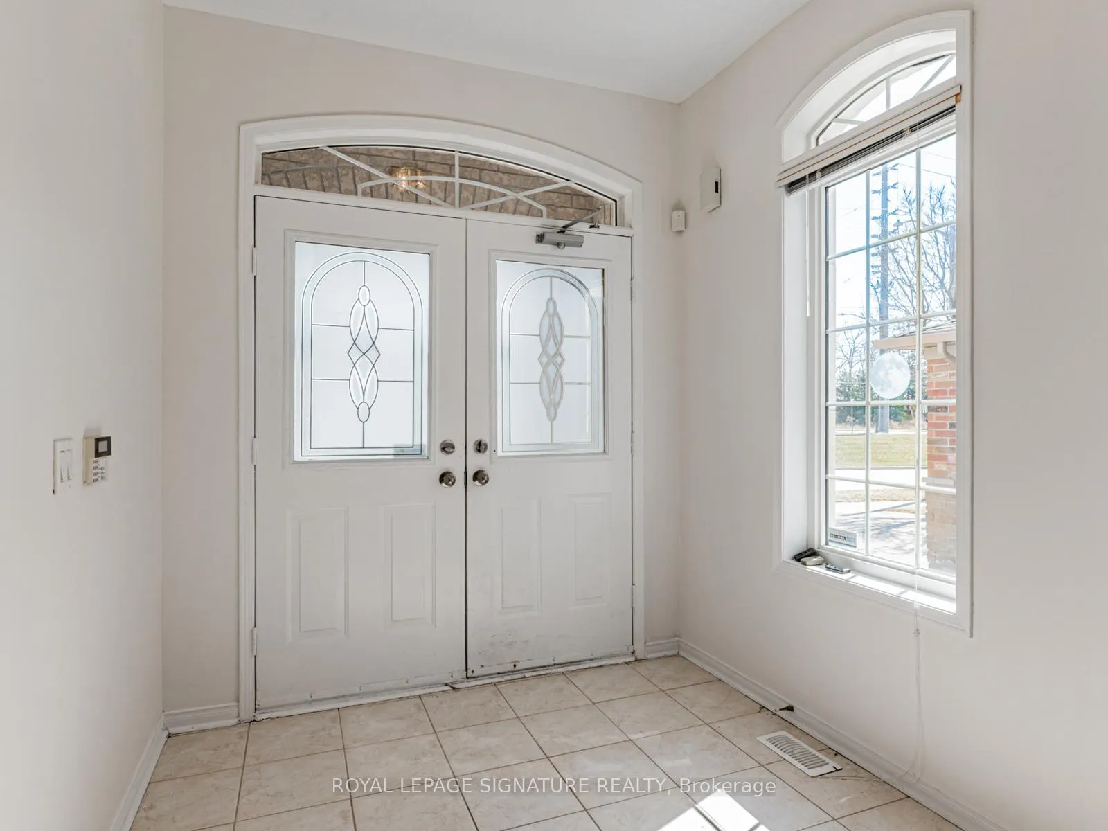 Photo 2 of 33 Bilberry Crescent, Richmond Hill, Rouge Woods — HOMEH