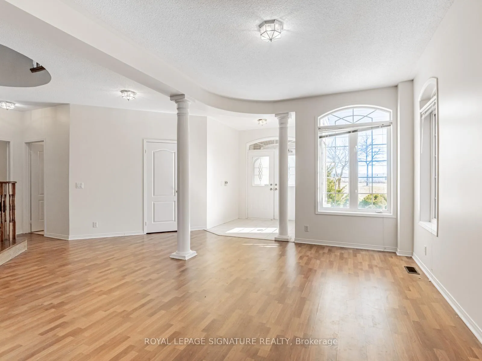Photo 3 of 33 Bilberry Crescent, Richmond Hill, Rouge Woods — HOMEH