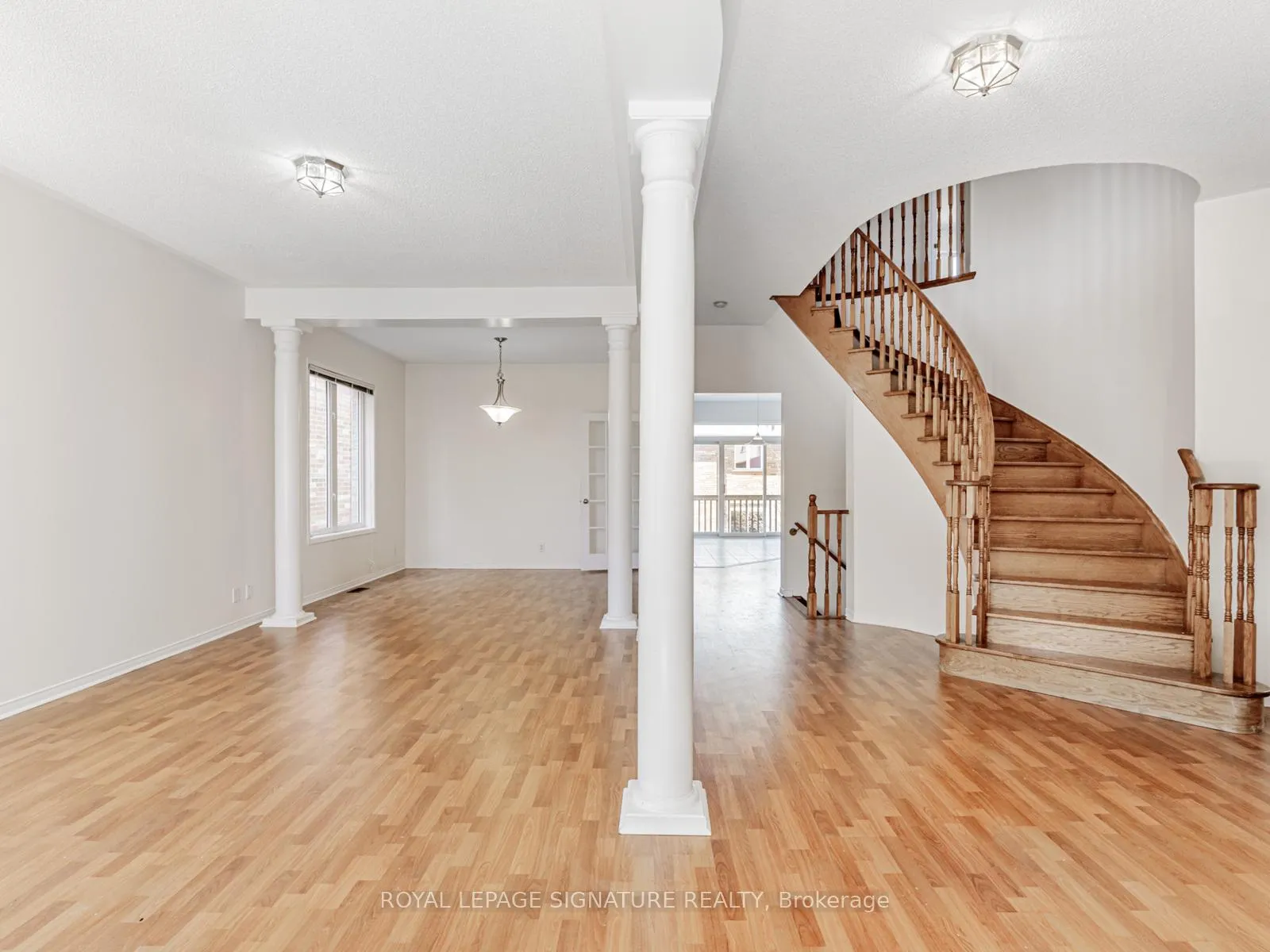 Photo 4 of 33 Bilberry Crescent, Richmond Hill, Rouge Woods — HOMEH