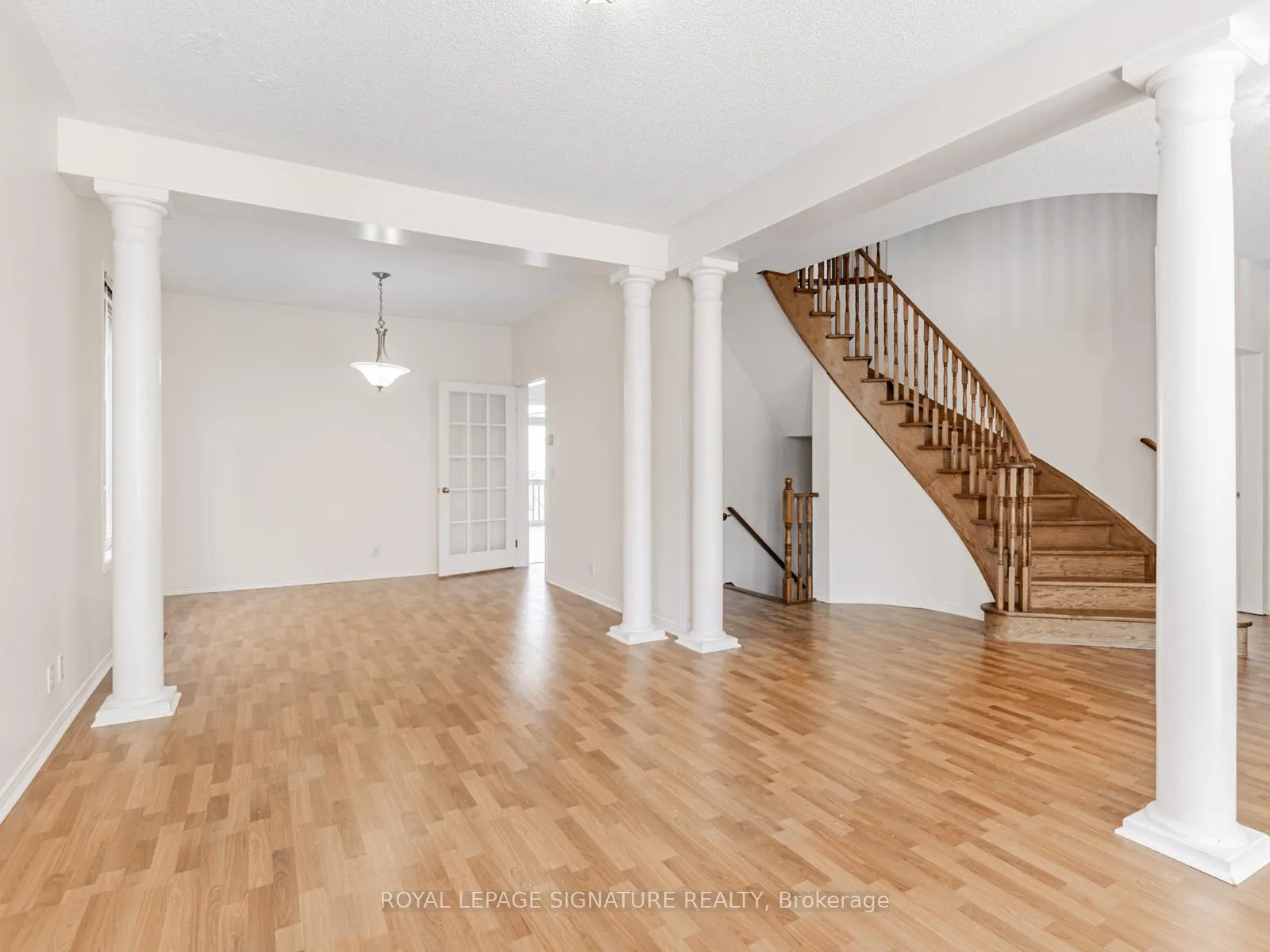 Photo 5 of 33 Bilberry Crescent, Richmond Hill, Rouge Woods — HOMEH