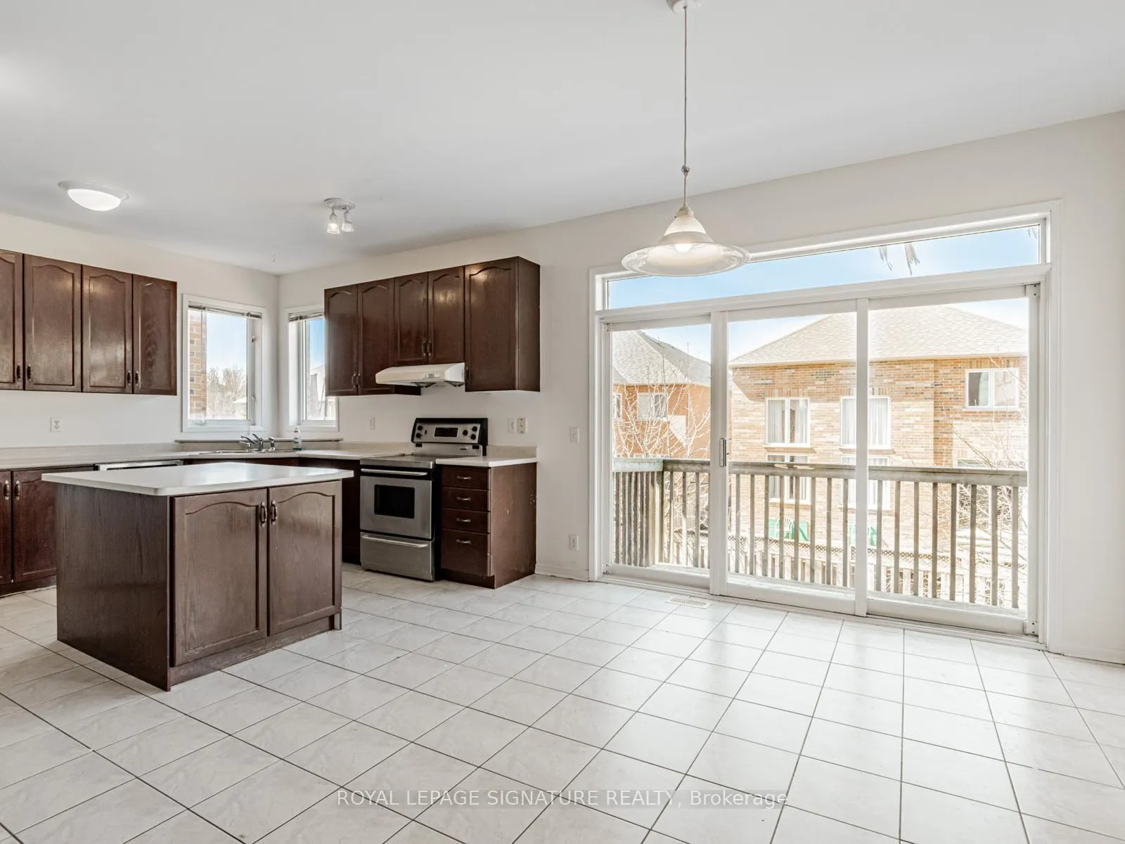 Photo 13 of 33 Bilberry Crescent, Richmond Hill, Rouge Woods — HOMEH