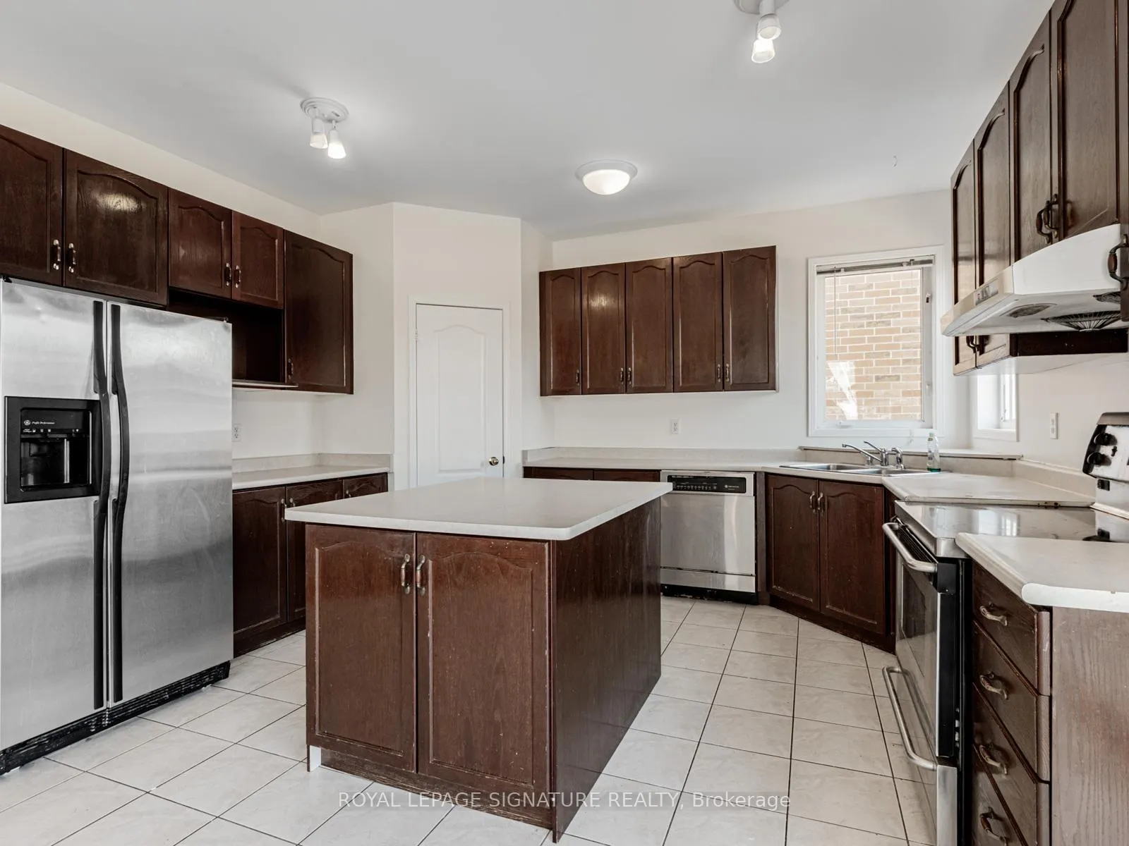 Photo 17 of 33 Bilberry Crescent, Richmond Hill, Rouge Woods — HOMEH