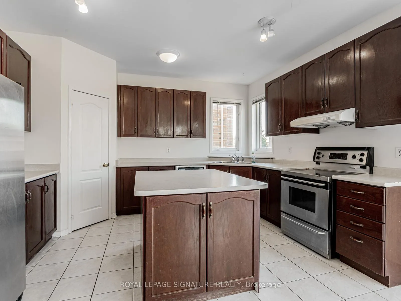 Photo 18 of 33 Bilberry Crescent, Richmond Hill, Rouge Woods — HOMEH