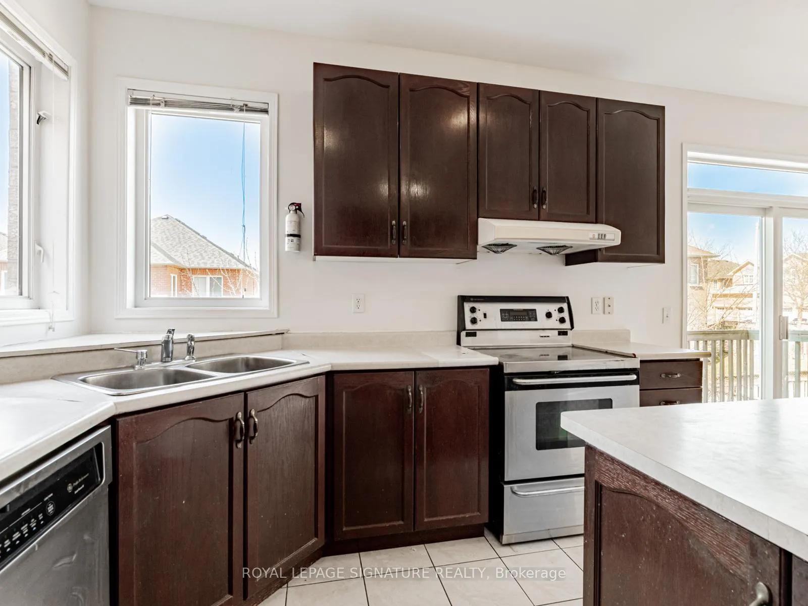 Photo 19 of 33 Bilberry Crescent, Richmond Hill, Rouge Woods — HOMEH