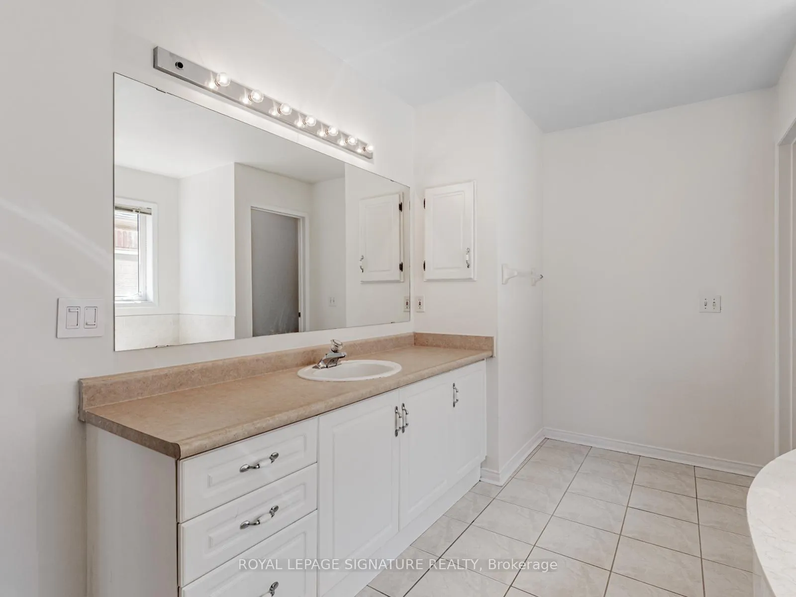 Photo 31 of 33 Bilberry Crescent, Richmond Hill, Rouge Woods — HOMEH