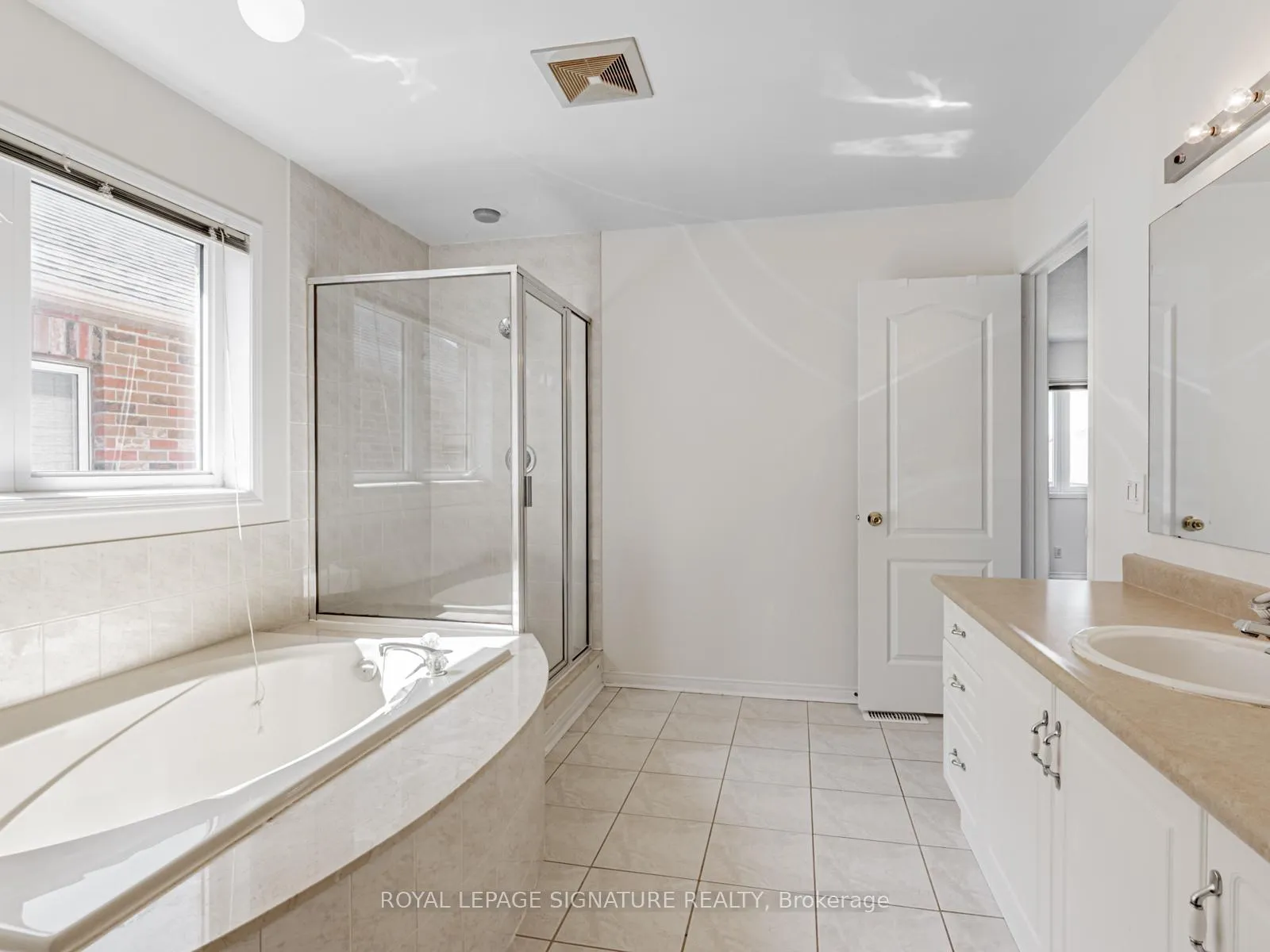 Photo 32 of 33 Bilberry Crescent, Richmond Hill, Rouge Woods — HOMEH