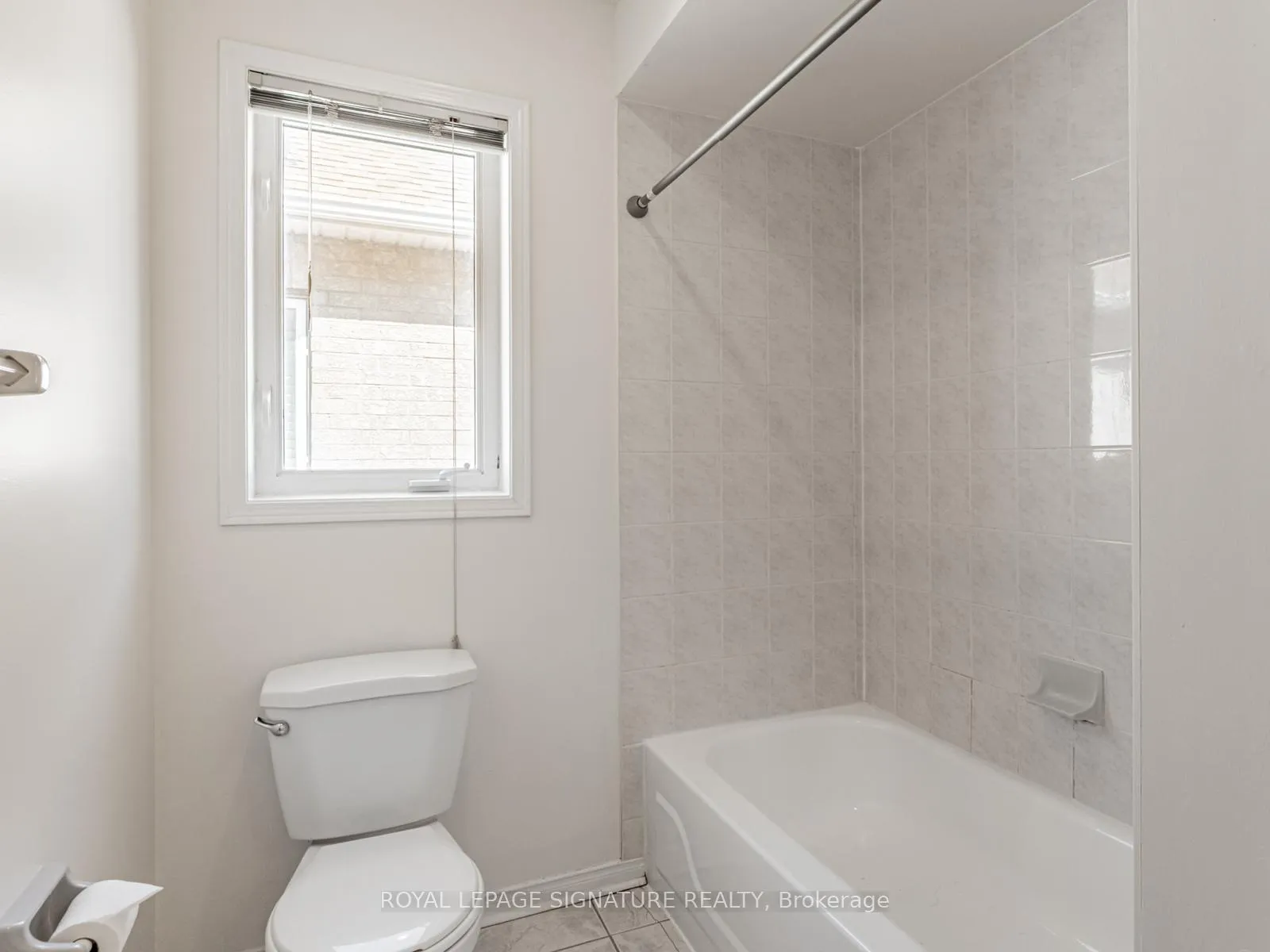 Photo 36 of 33 Bilberry Crescent, Richmond Hill, Rouge Woods — HOMEH