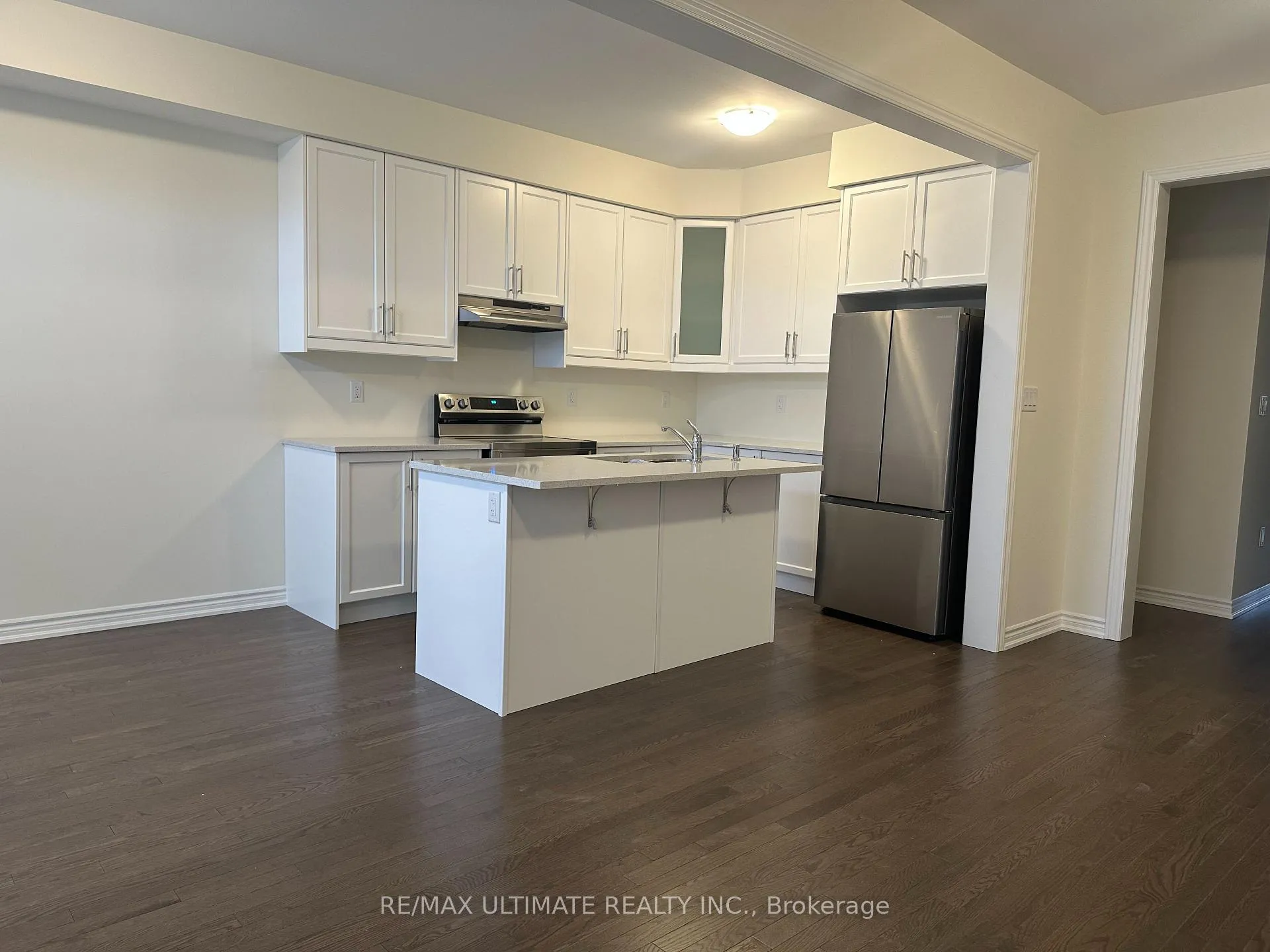 Photo 3 of 123 Haldimand Crescent, Vaughan, Kleinburg — HOMEH