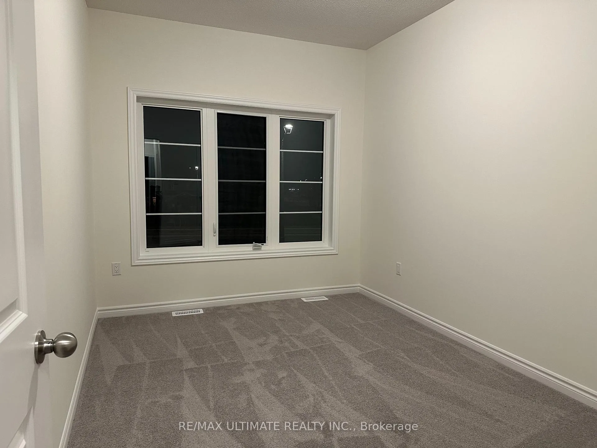 Photo 9 of 123 Haldimand Crescent, Vaughan, Kleinburg — HOMEH
