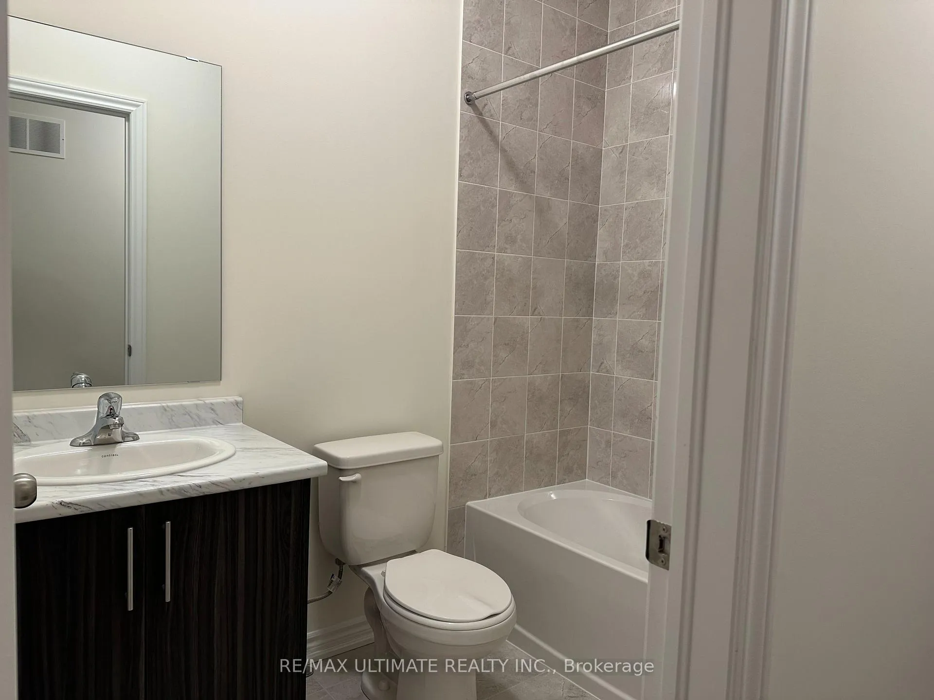 Photo 12 of 123 Haldimand Crescent, Vaughan, Kleinburg — HOMEH