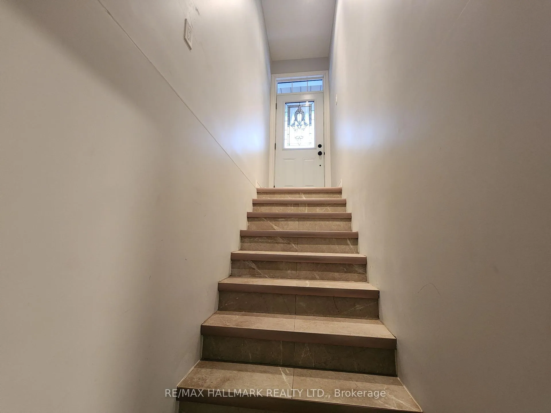Photo 3 of Unit Bsmnt, 161 Wildberry Crescent, Vaughan, Vellore Village — HOMEH