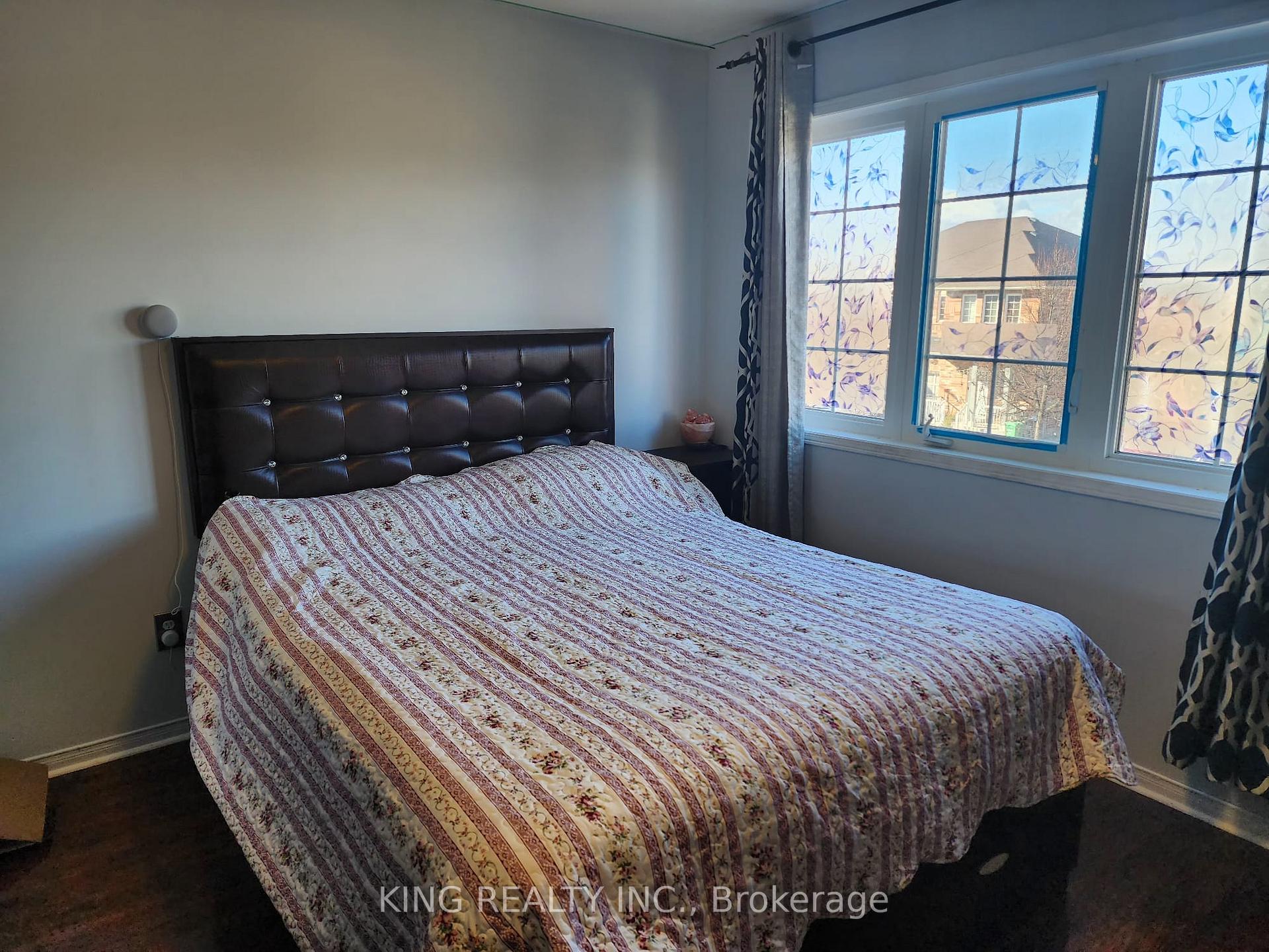 Photo 9 of 12 Travis Crescent, Brampton, Fletcher's Meadow — HOMEH