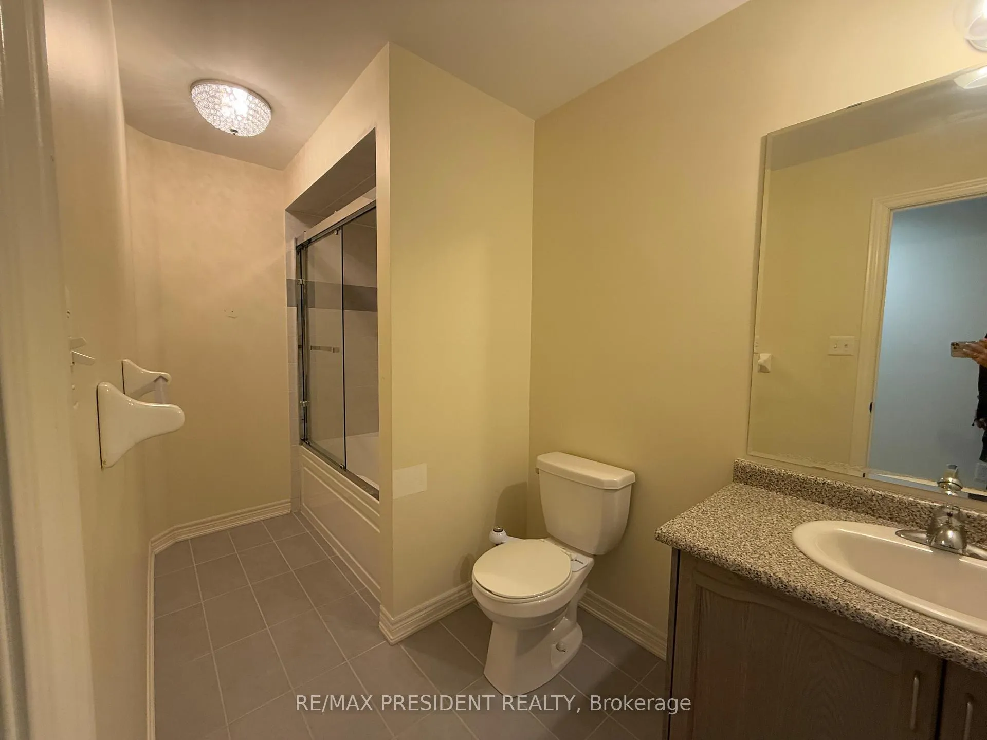 Photo 16 of 165 Humphrey Street S, Hamilton, Waterdown — HOMEH