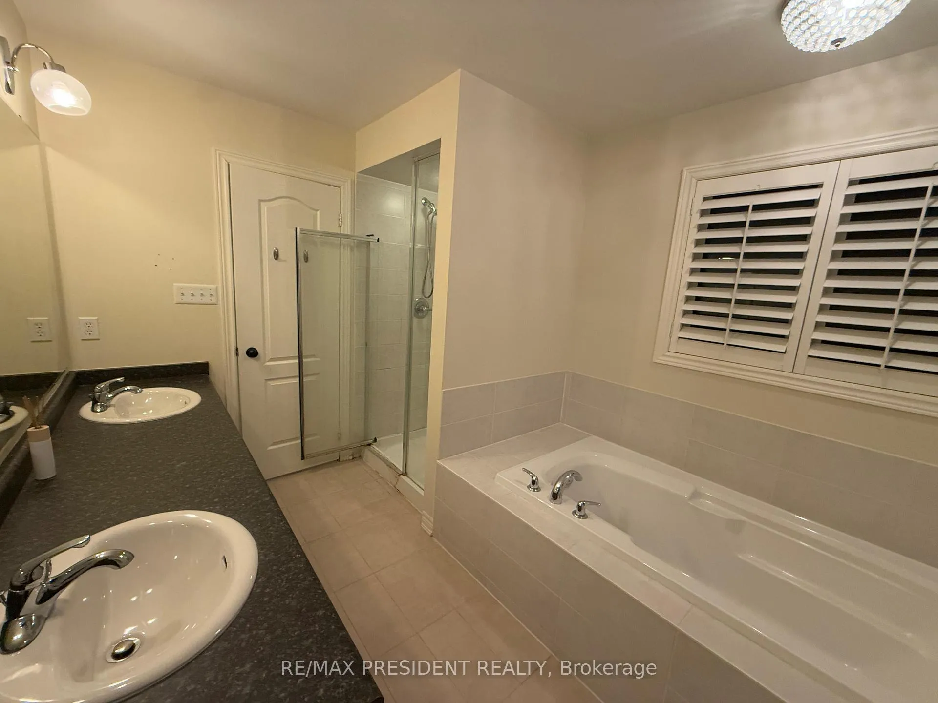 Photo 17 of 165 Humphrey Street S, Hamilton, Waterdown — HOMEH