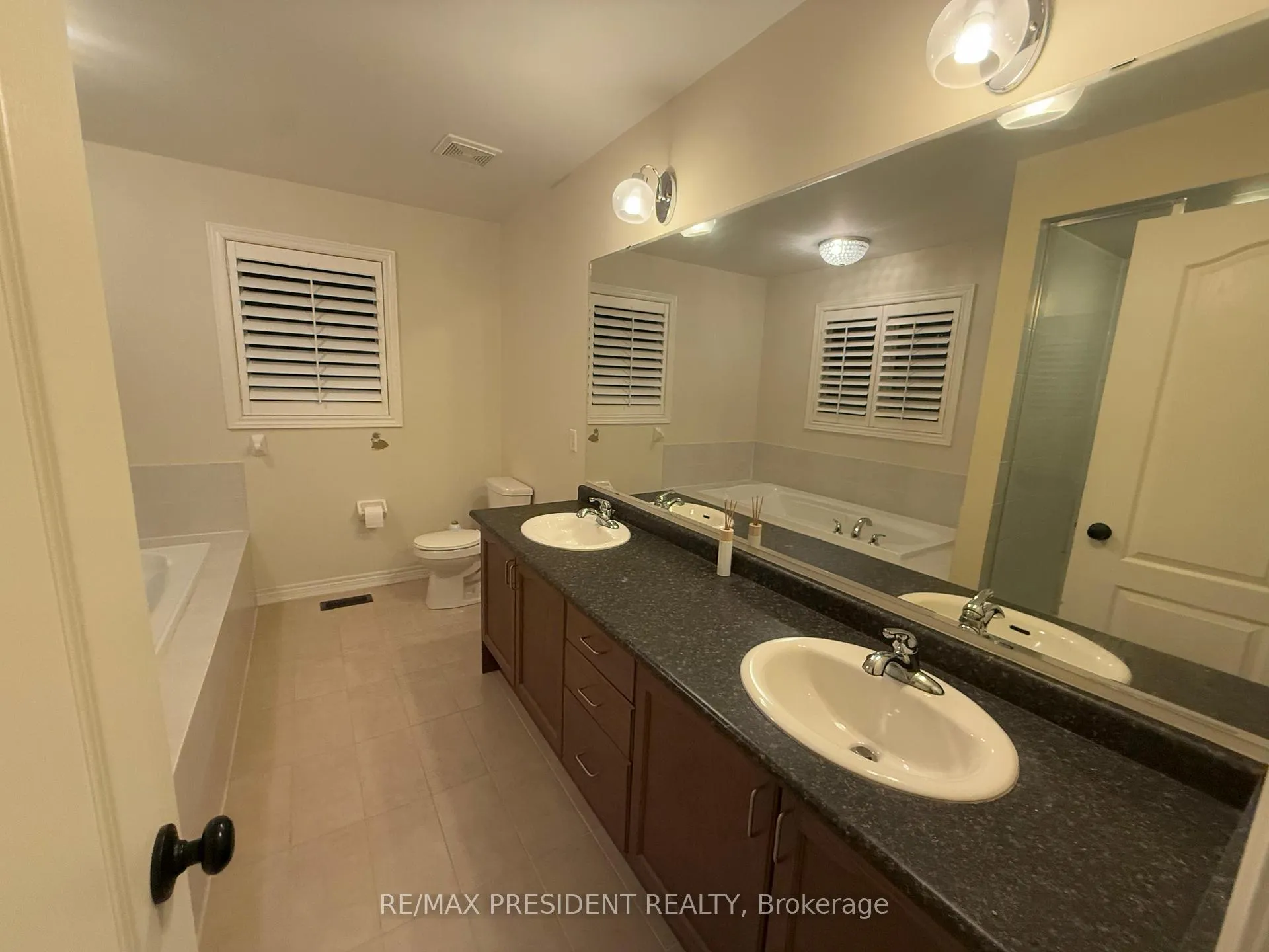 Photo 20 of 165 Humphrey Street S, Hamilton, Waterdown — HOMEH