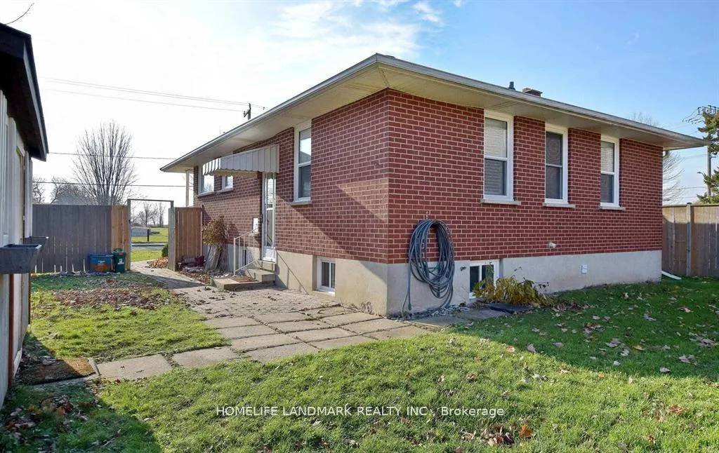 Photo 2 of 110 Front Street E, Whitby, Port Whitby — HOMEH
