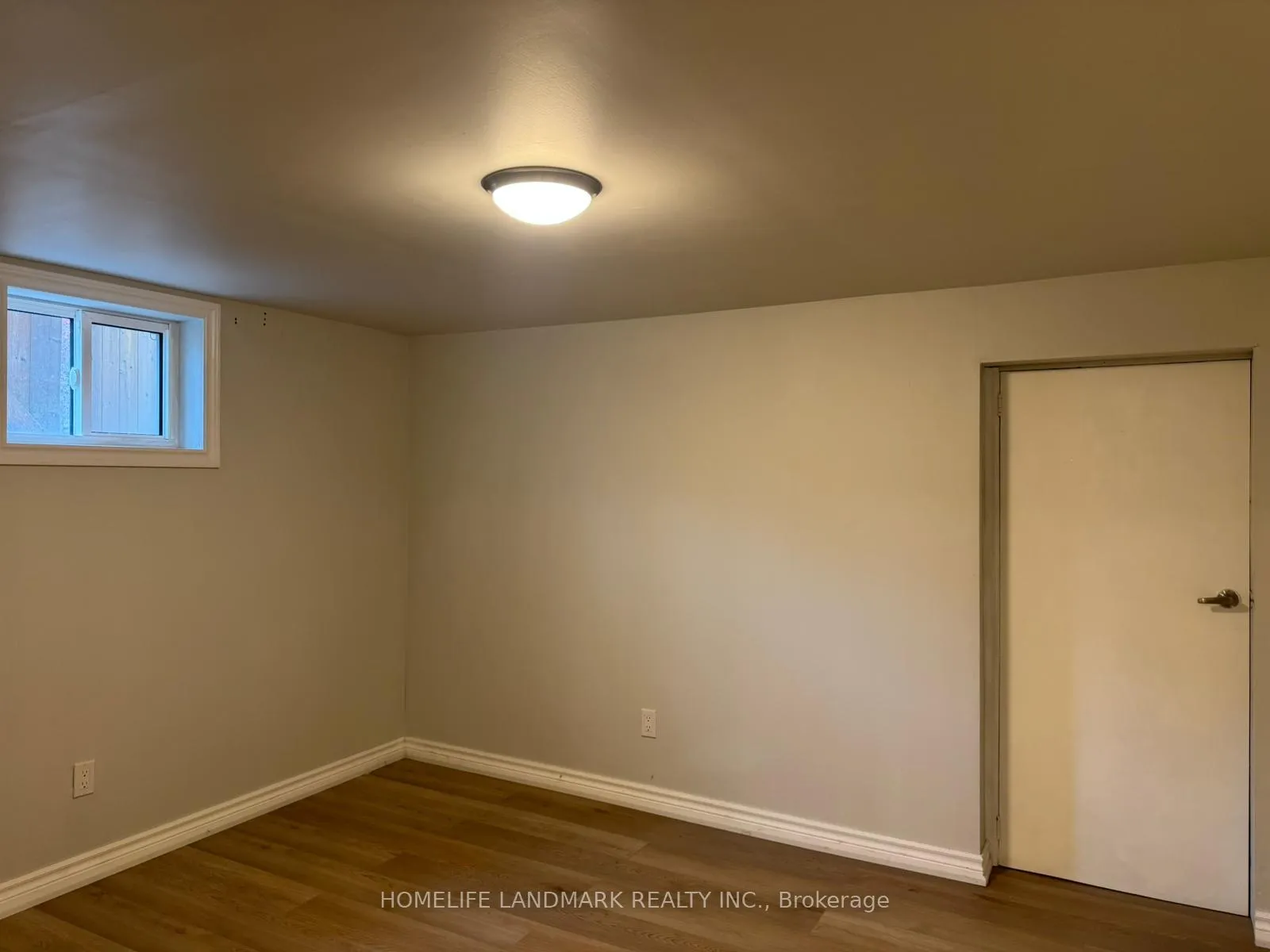 Photo 17 of 110 Front Street E, Whitby, Port Whitby — HOMEH