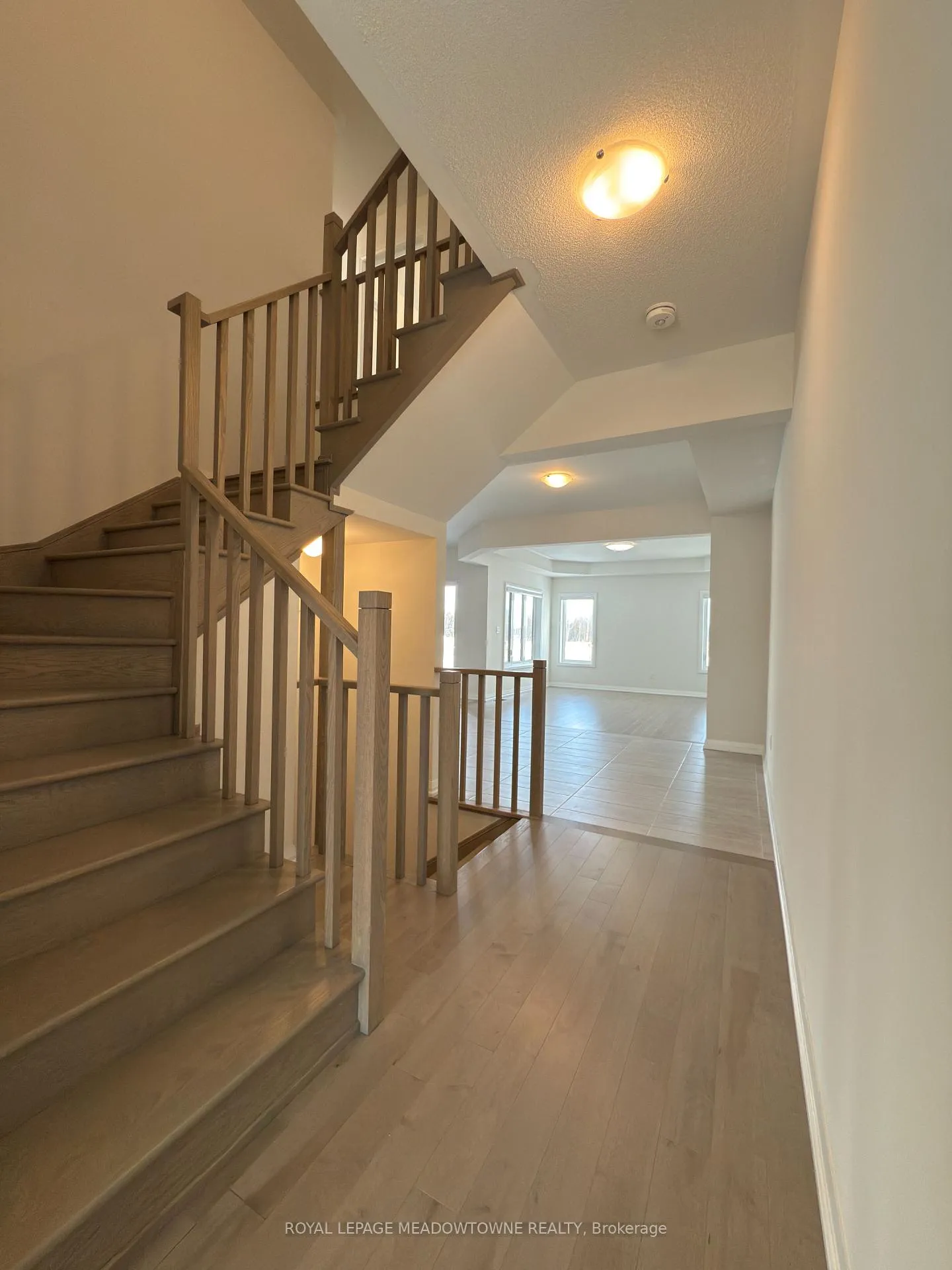 Photo 2 of 180 Union Boulevard, Wasaga Beach — HOMEH