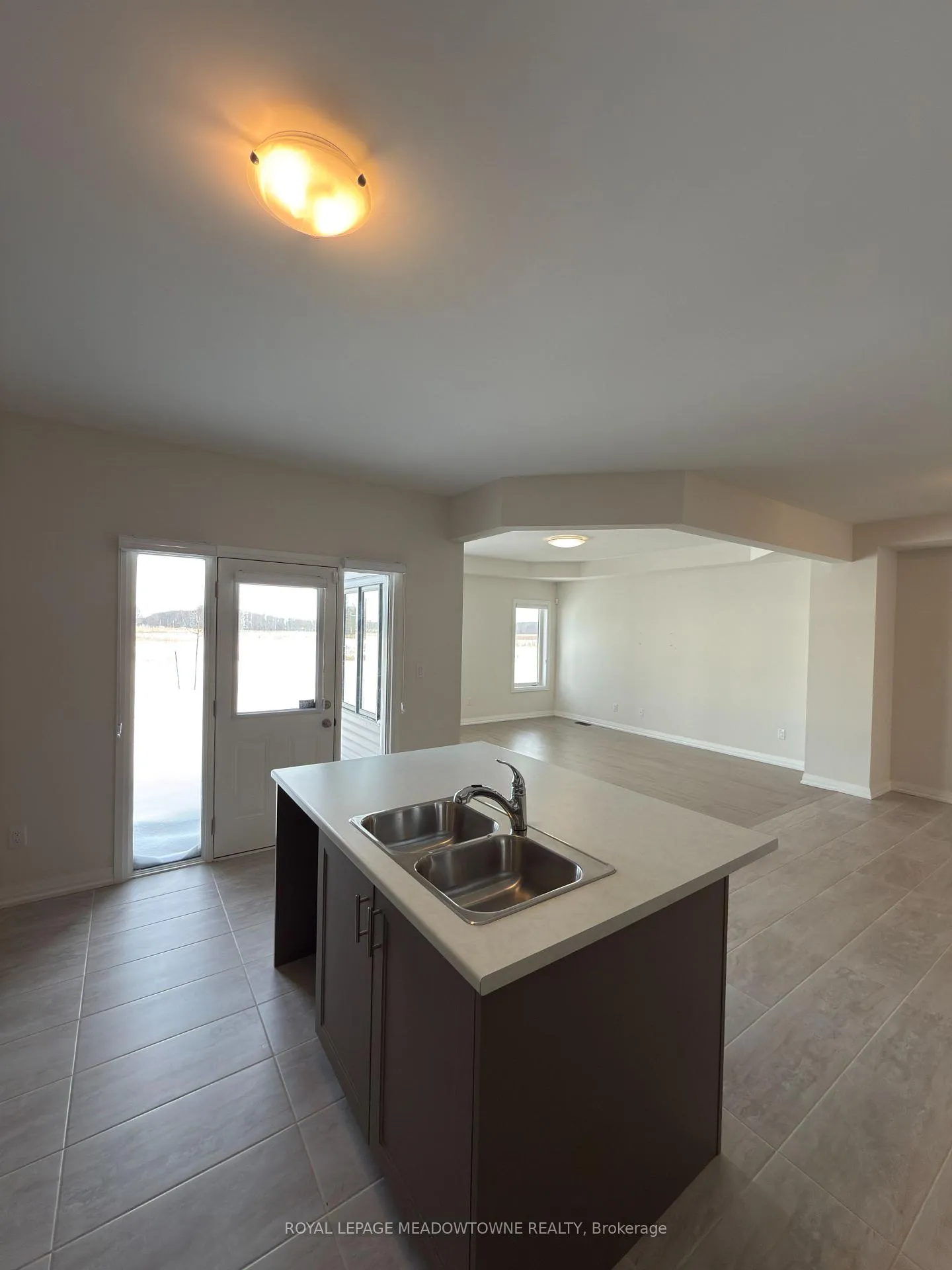 Photo 7 of 180 Union Boulevard, Wasaga Beach — HOMEH