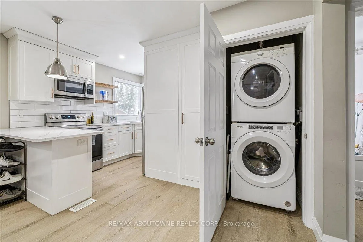 Photo 13 of Unit Upper, 177 Allenby Avenue, Hamilton, Balfour — HOMEH