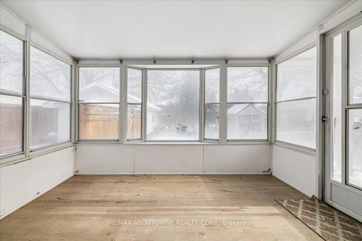 Photo 19 of Unit Upper, 177 Allenby Avenue, Hamilton, Balfour — HOMEH