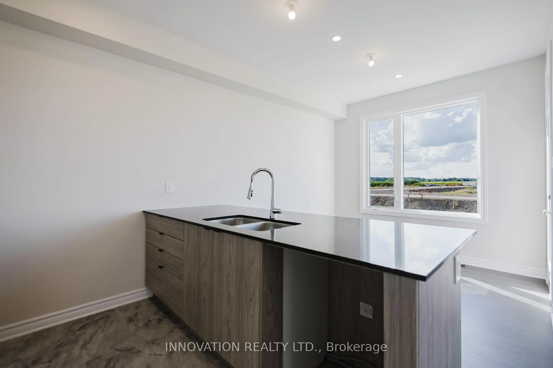 Photo 11 of 329 Cantering Drive, Ottawa, Richmond — HOMEH