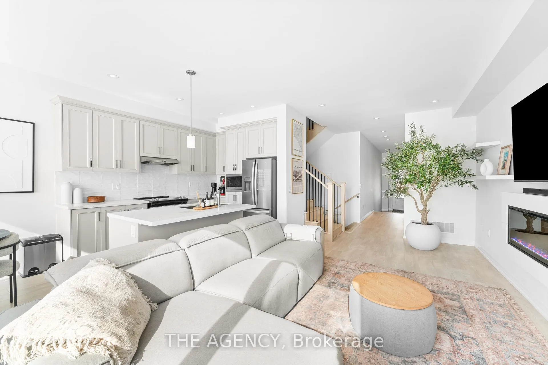Photo 1 of 49 Tipp Drive, Richmond Hill, Rural Richmond Hill — HOMEH