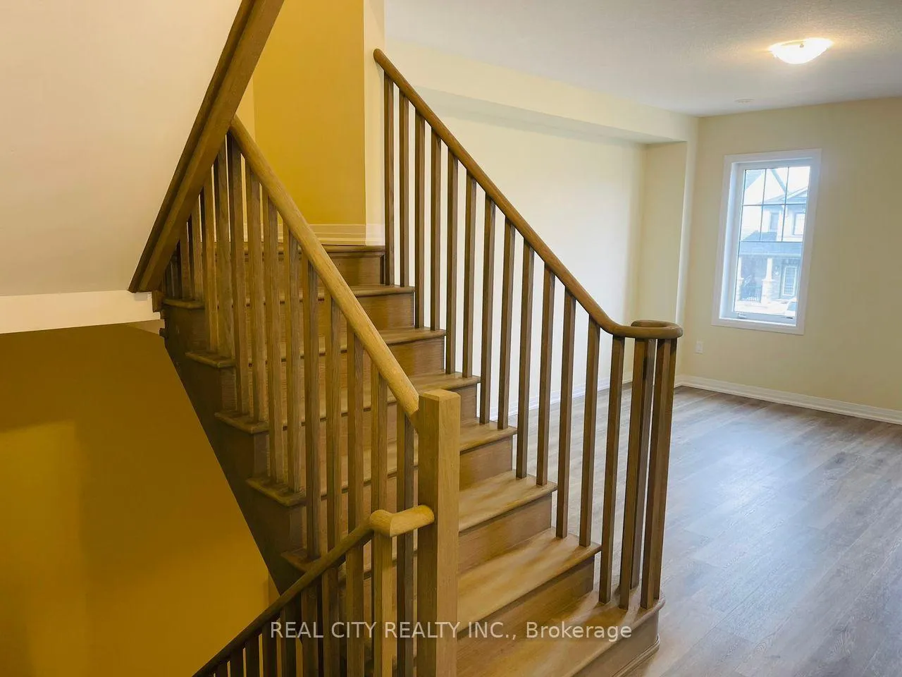 Photo 2 of Unit 6, 185 Bedrock Drive, Hamilton, Stoney Creek — HOMEH