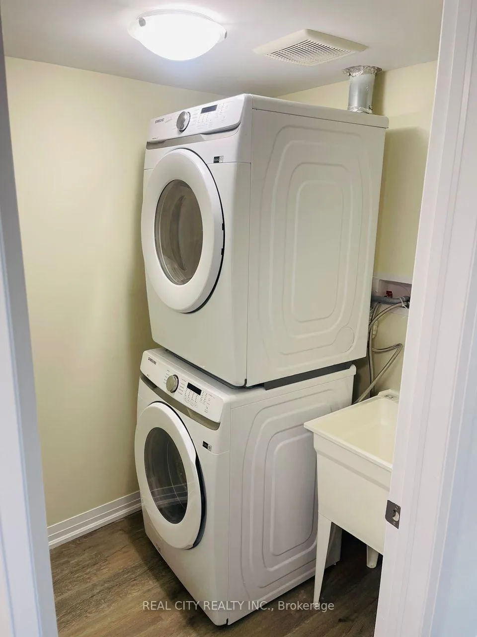 Photo 6 of Unit 6, 185 Bedrock Drive, Hamilton, Stoney Creek — HOMEH
