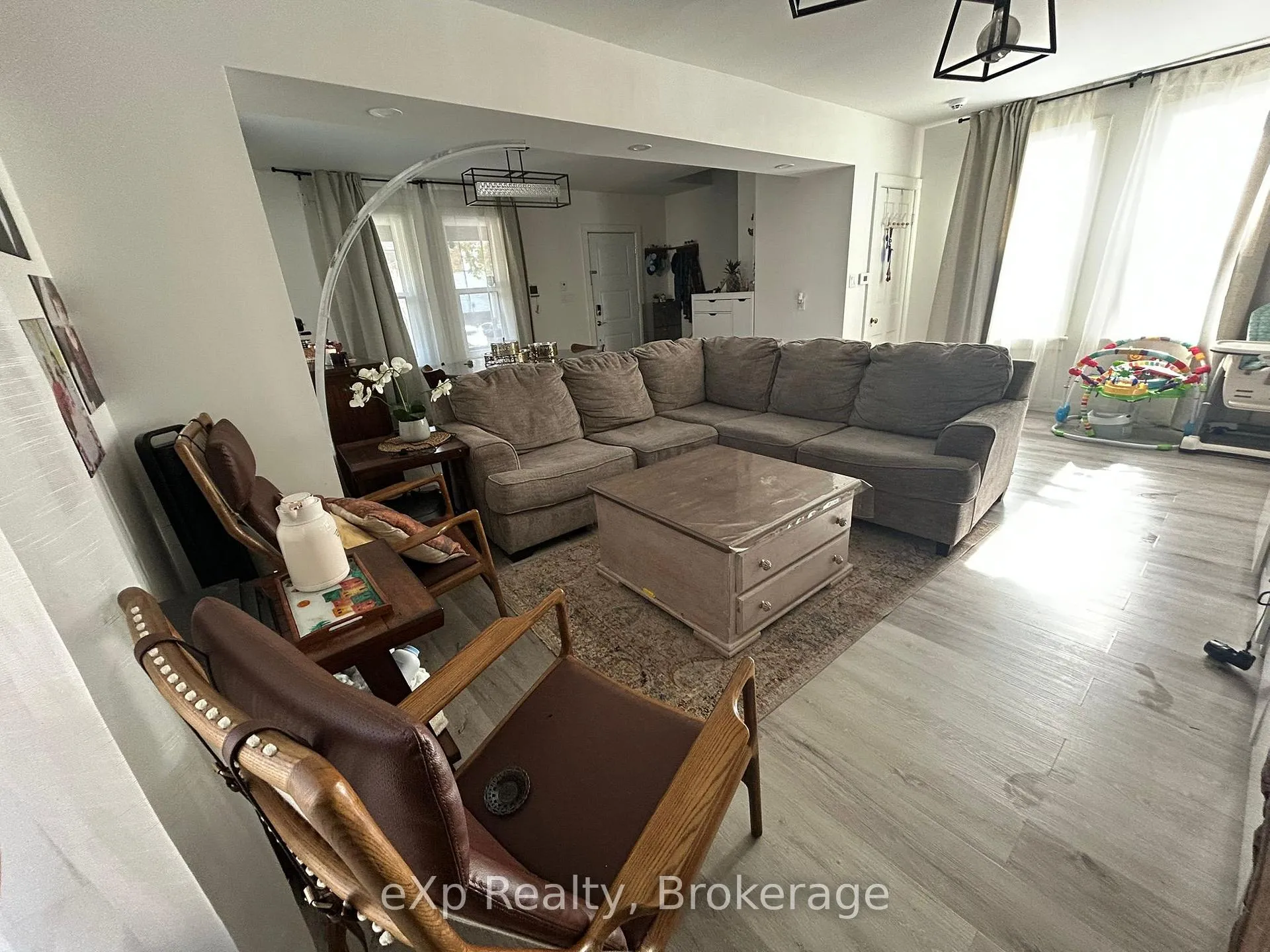 Photo 5 of 159 Waterloo Street, Kitchener — HOMEH