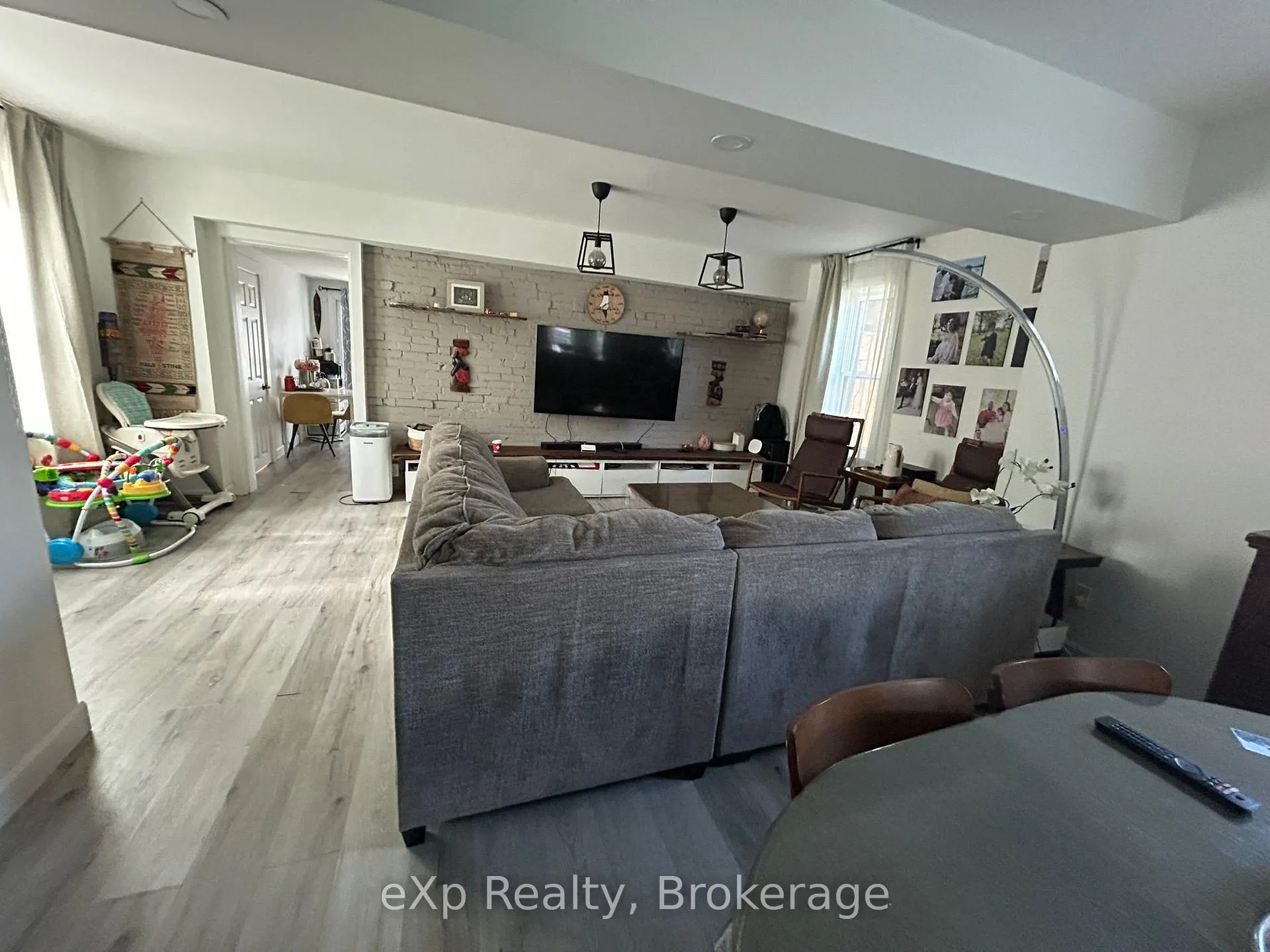 Photo 6 of 159 Waterloo Street, Kitchener — HOMEH