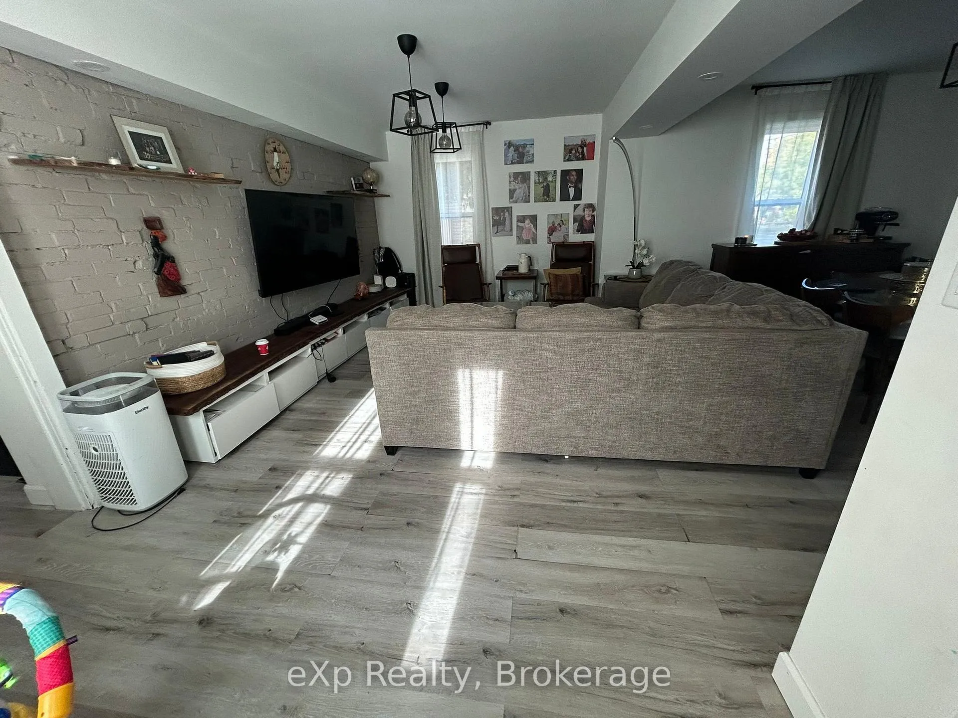 Photo 9 of 159 Waterloo Street, Kitchener — HOMEH